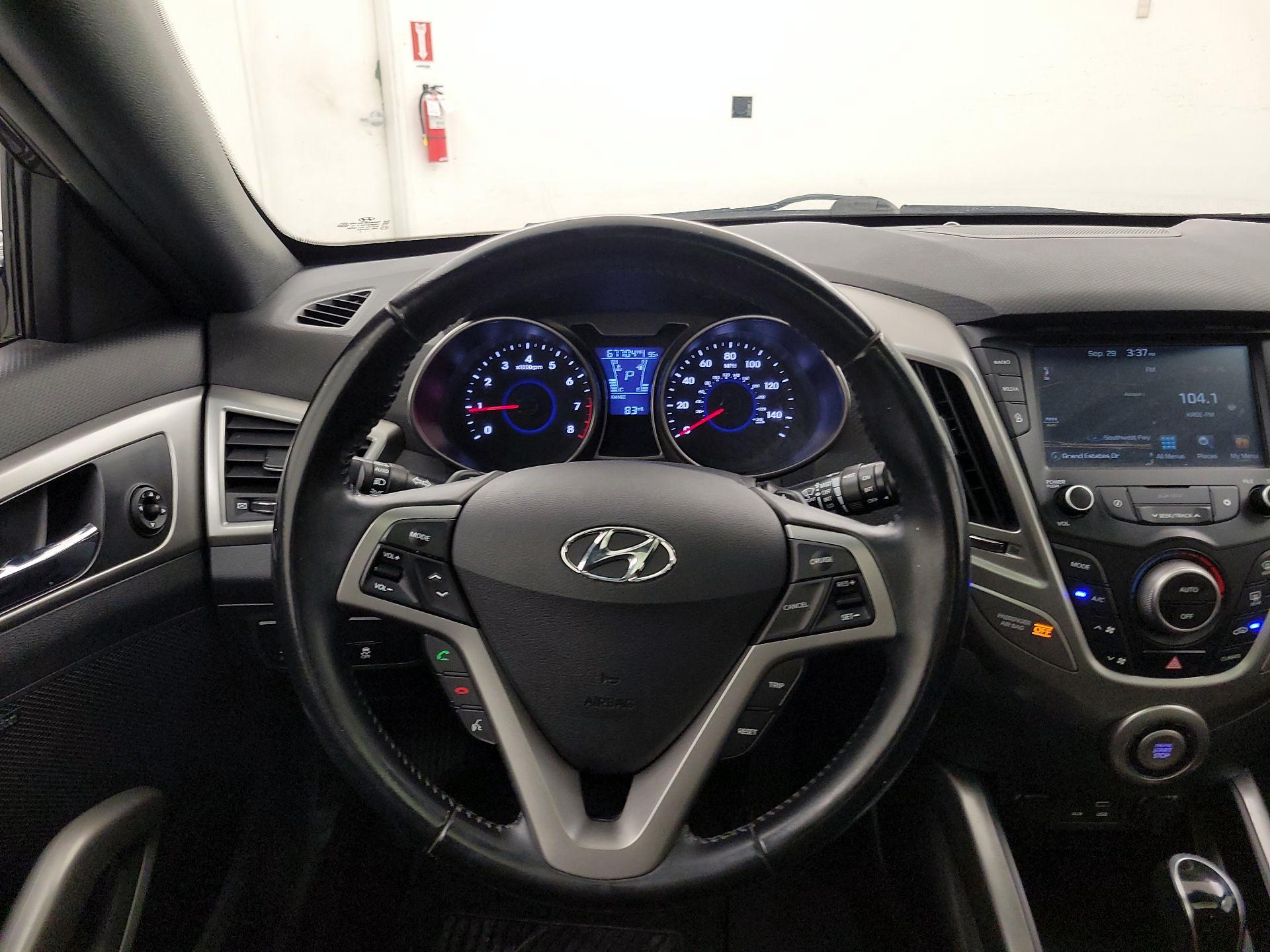 Thumbnail: 2017 Hyundai Veloster - 10