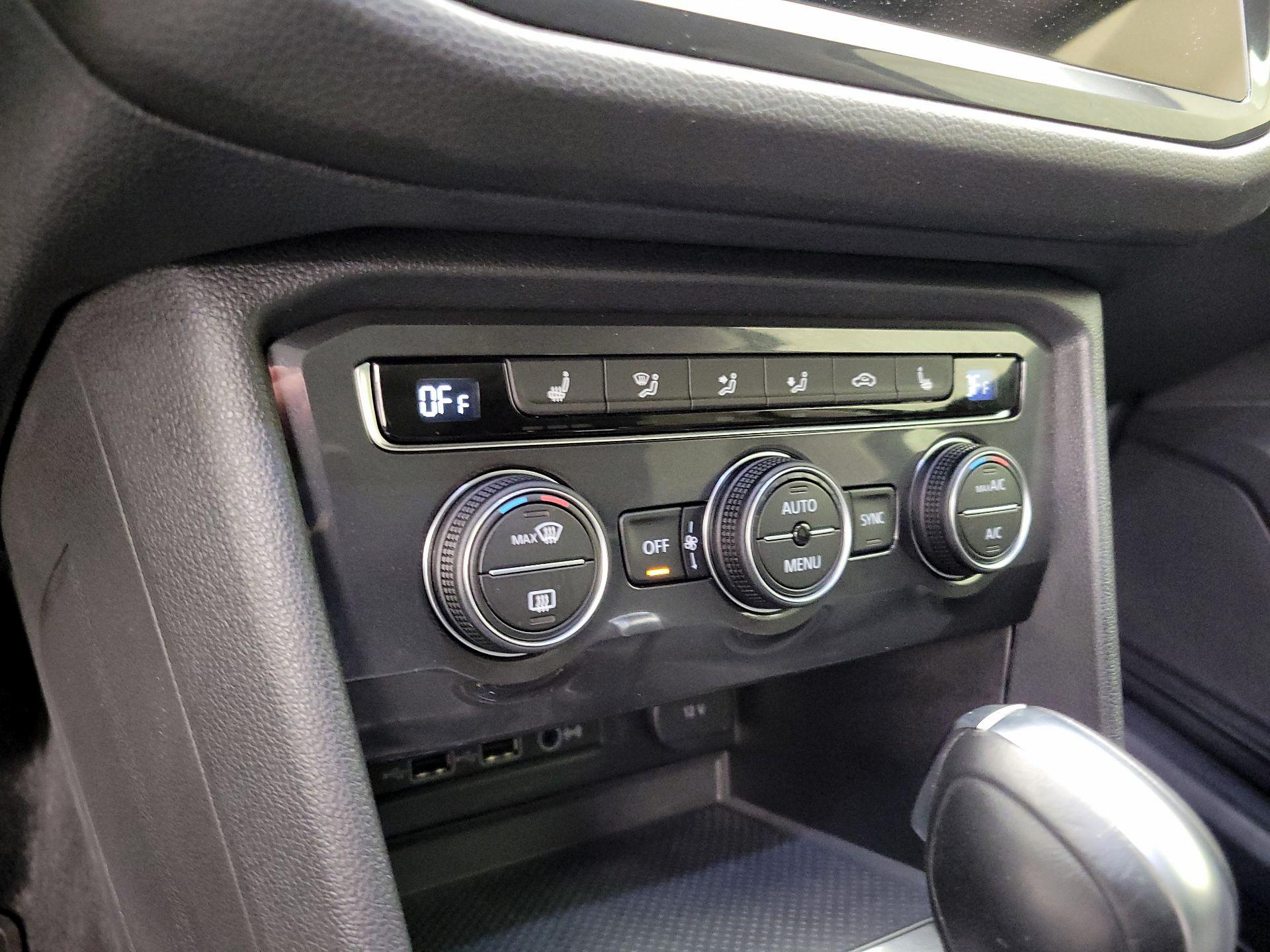 Thumbnail: 2019 Volkswagen Tiguan - 16