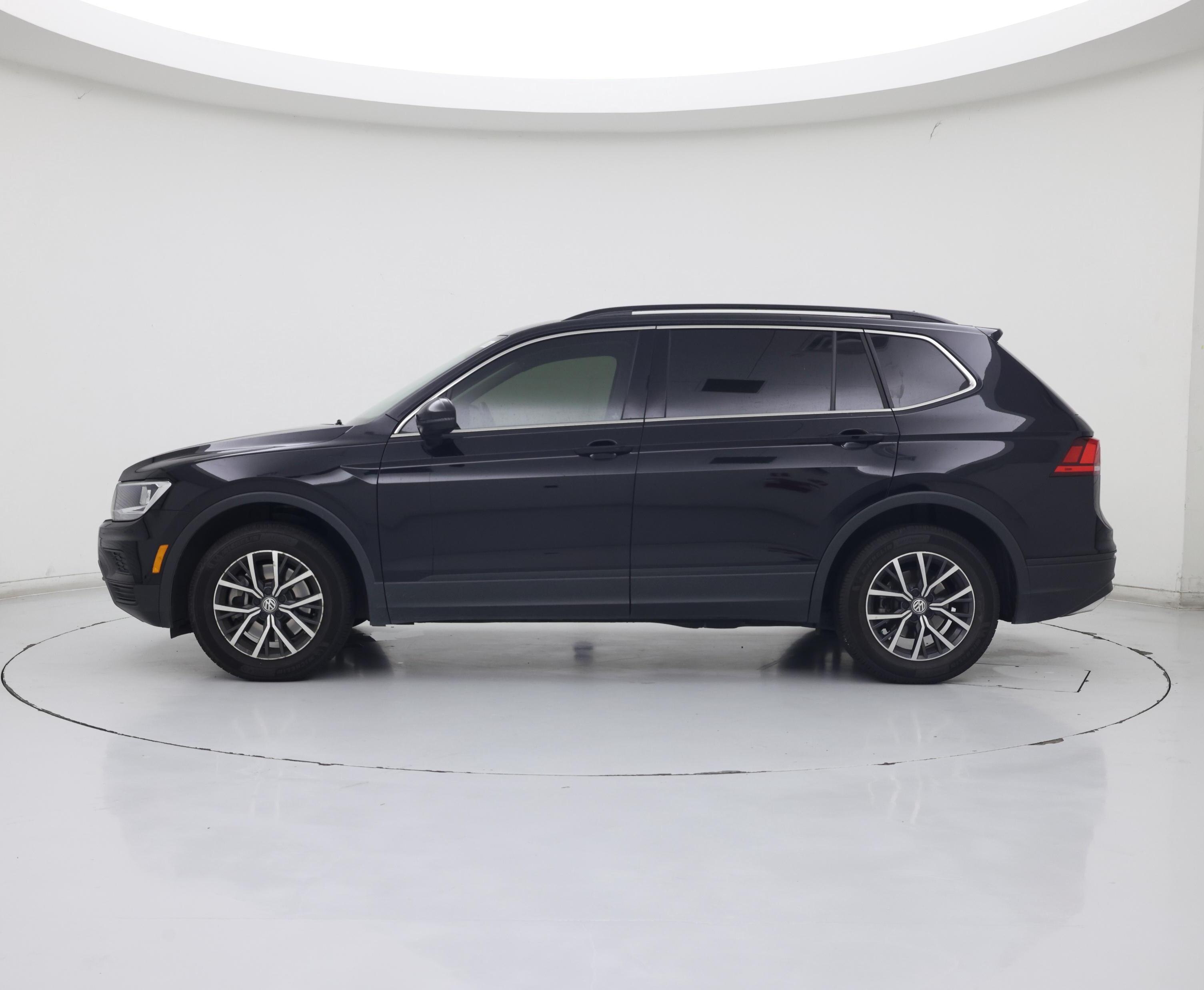 Thumbnail: 2019 Volkswagen Tiguan - 3