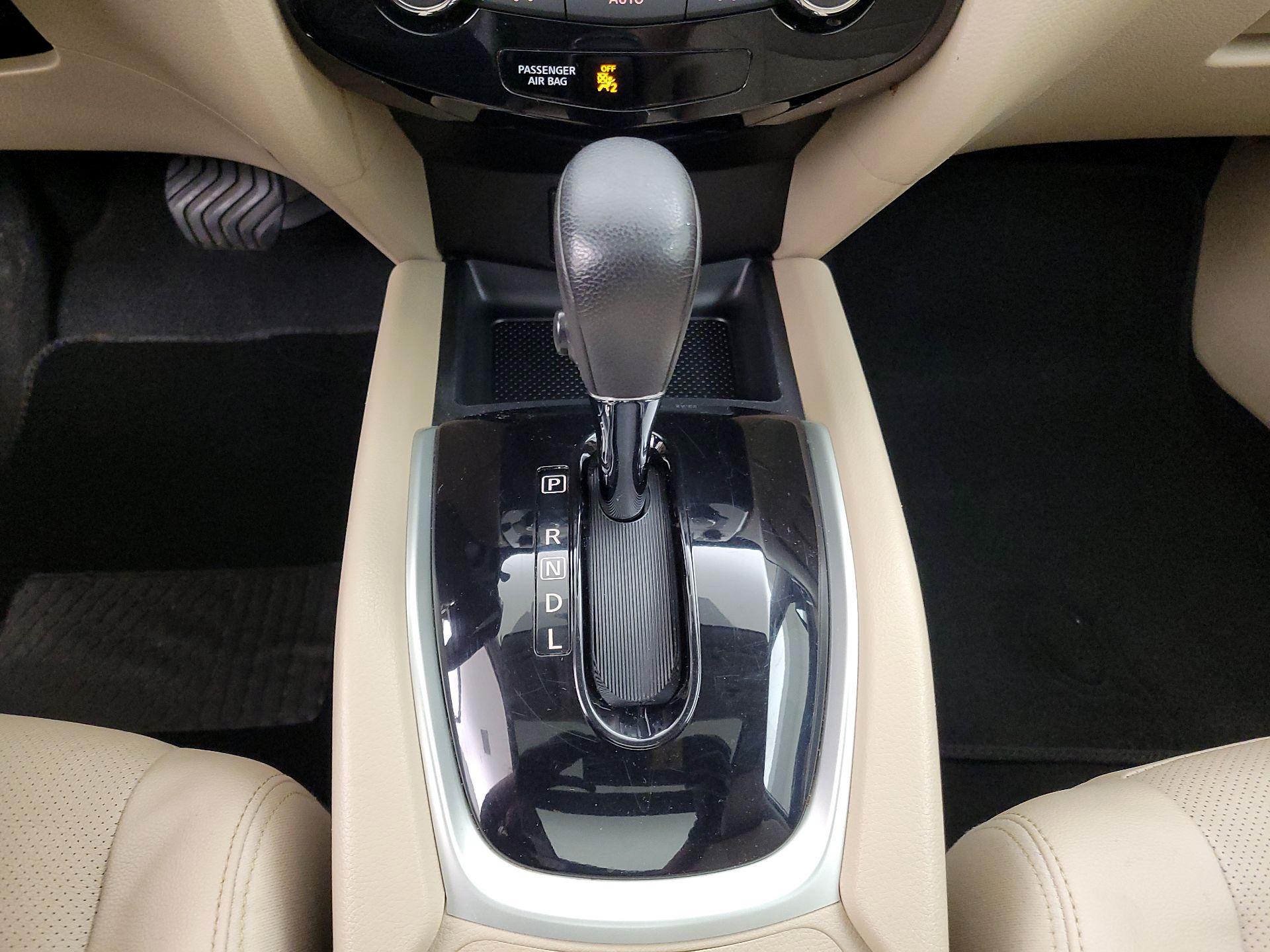 Thumbnail: 2016 Nissan Rogue - 18