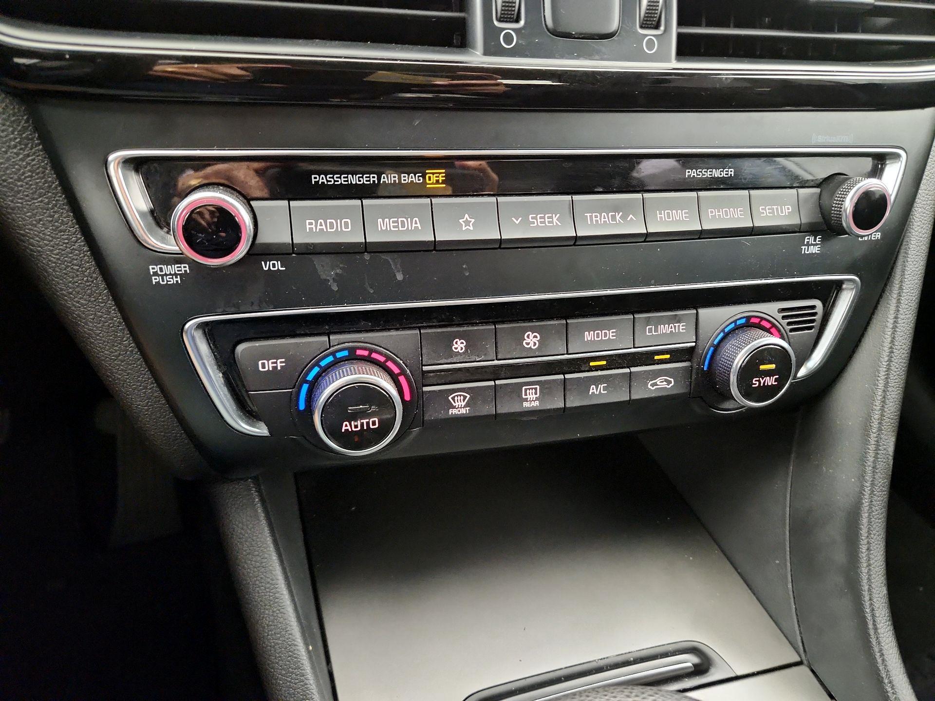 Thumbnail: 2019 Kia Optima - 16