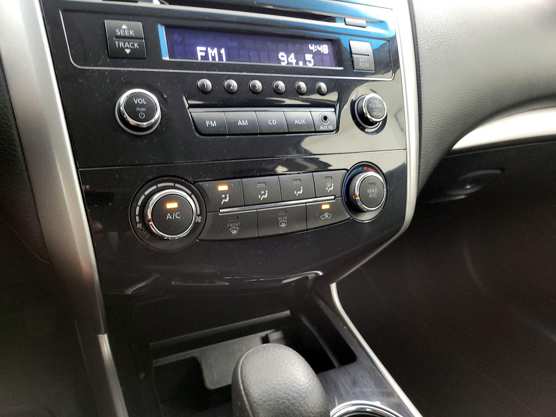 Thumbnail: 2014 Nissan Altima - 15