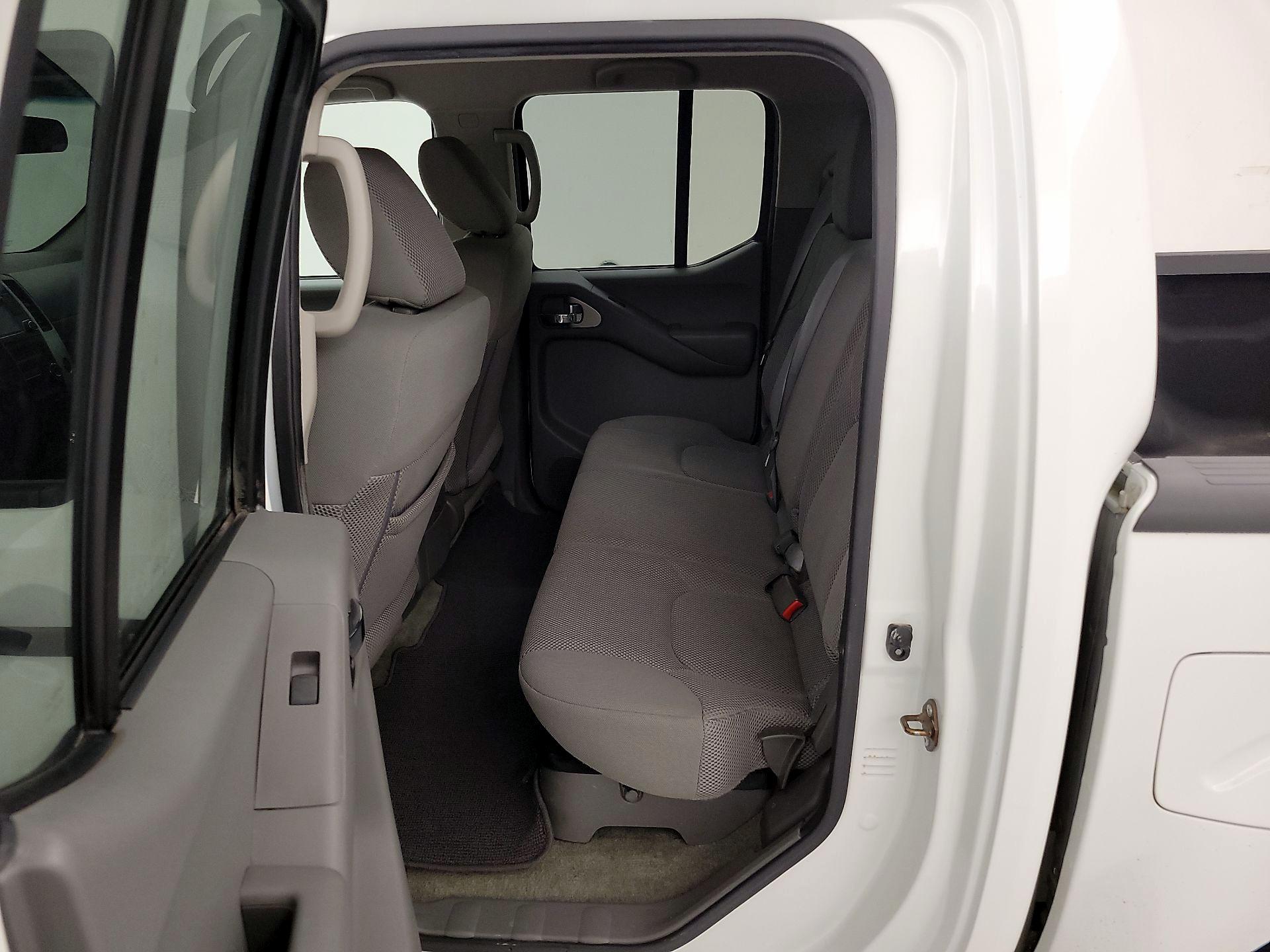 Thumbnail: 2016 Nissan Frontier - 18