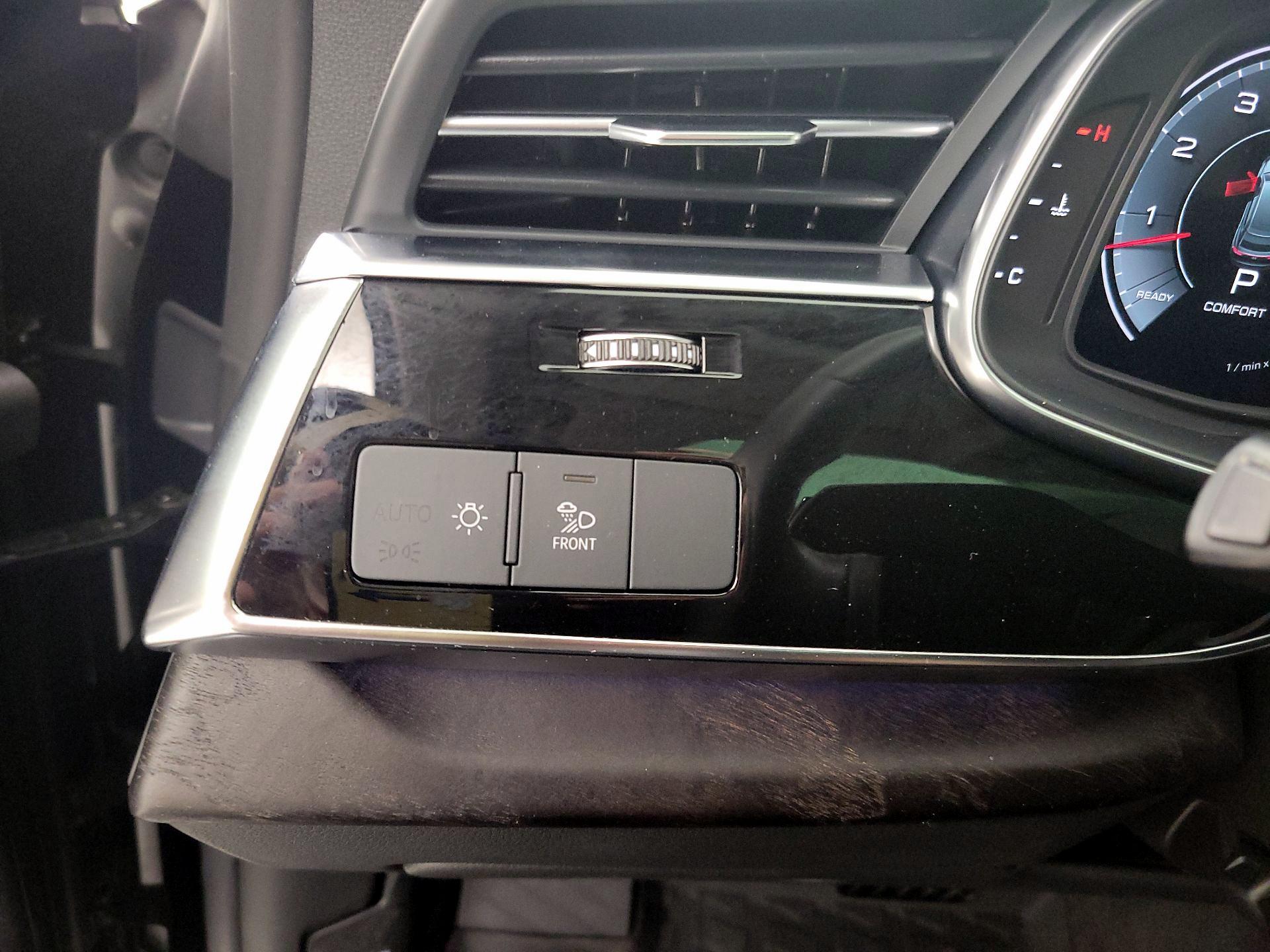 Thumbnail: 2022 Audi Q8 - 13