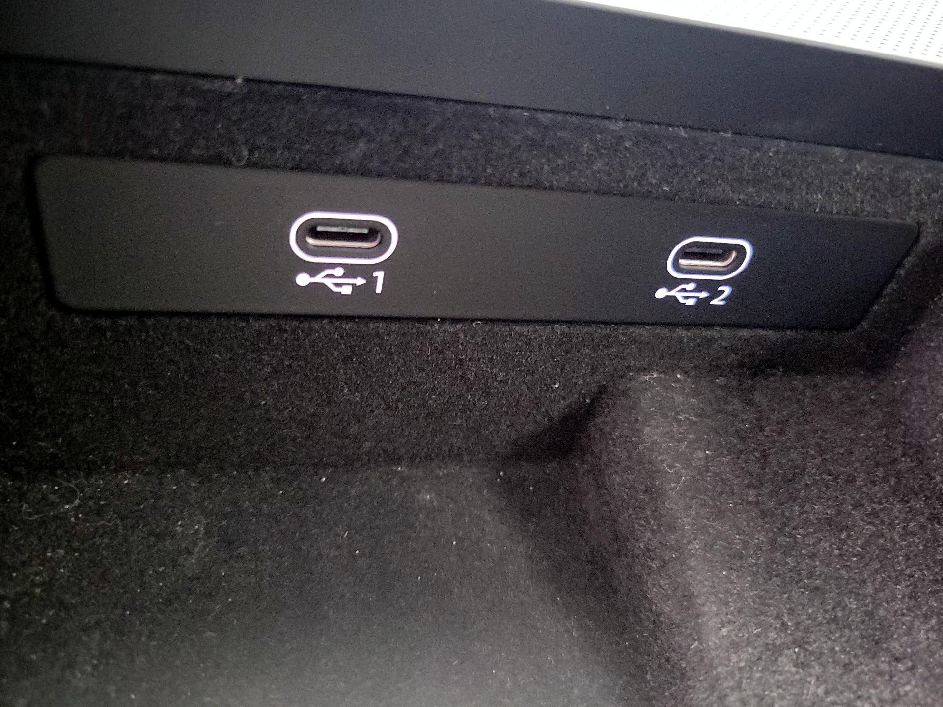 Thumbnail: 2022 Audi Q8 - 19