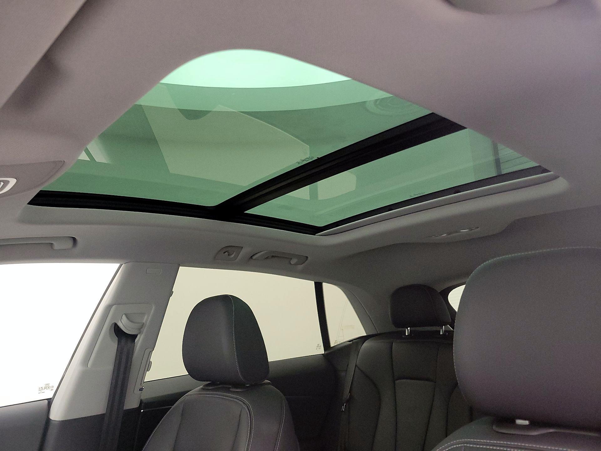 Thumbnail: 2022 Audi Q8 - 20