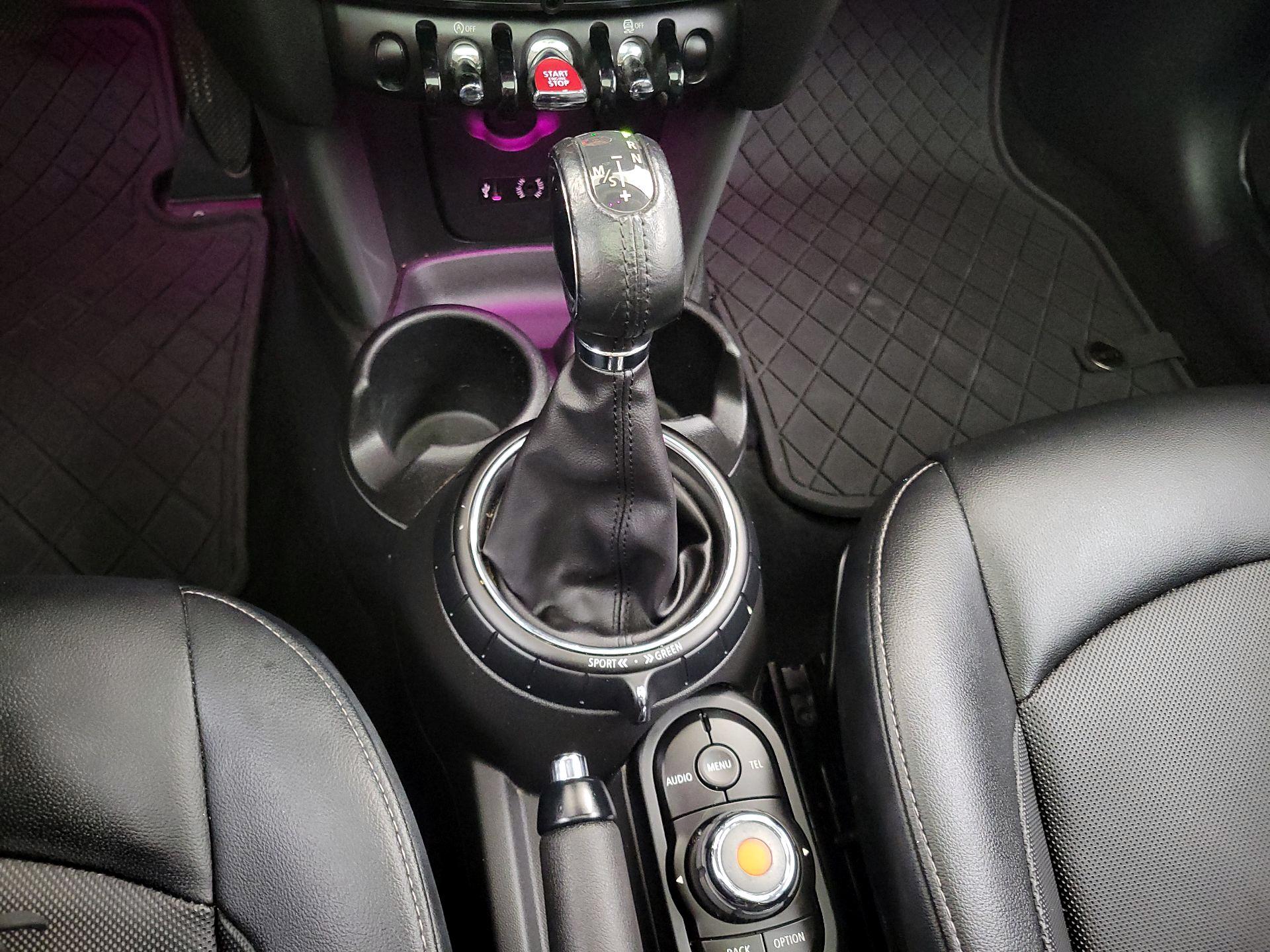 Thumbnail: 2016 MINI Cooper Hardtop - 17