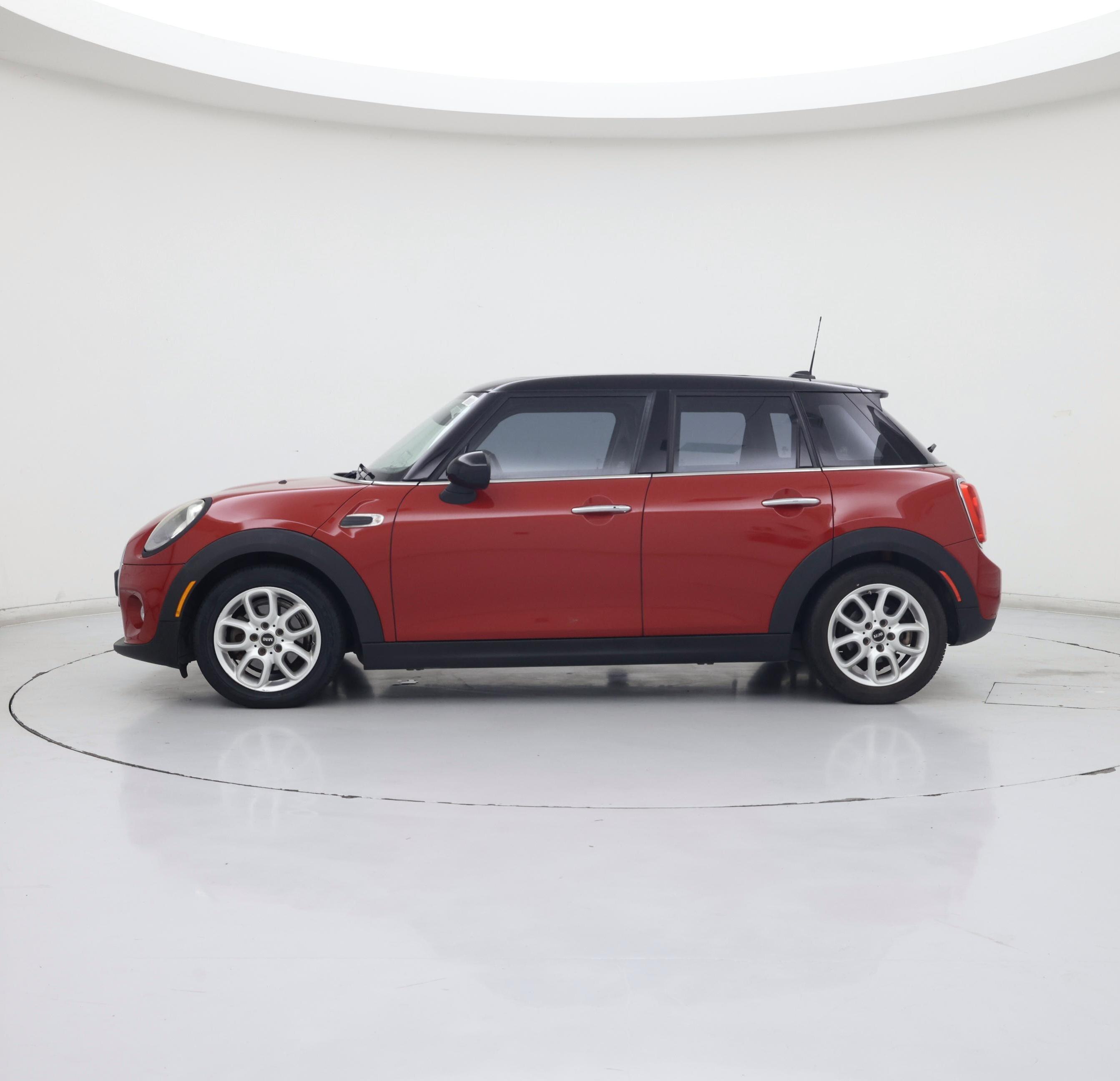 Thumbnail: 2016 MINI Cooper Hardtop - 3