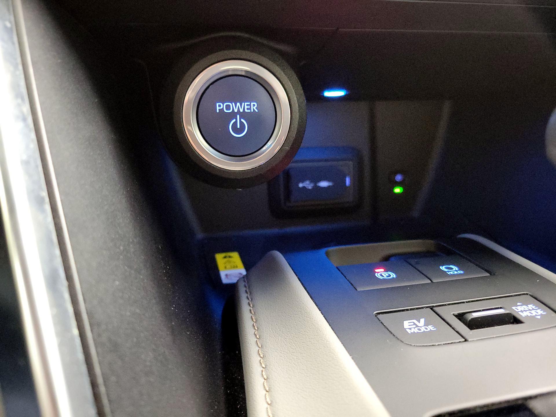 Thumbnail: 2021 Toyota Venza - 18