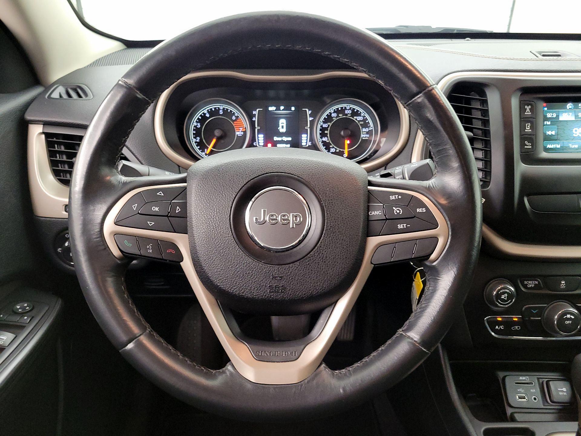 Thumbnail: 2016 Jeep Cherokee - 10
