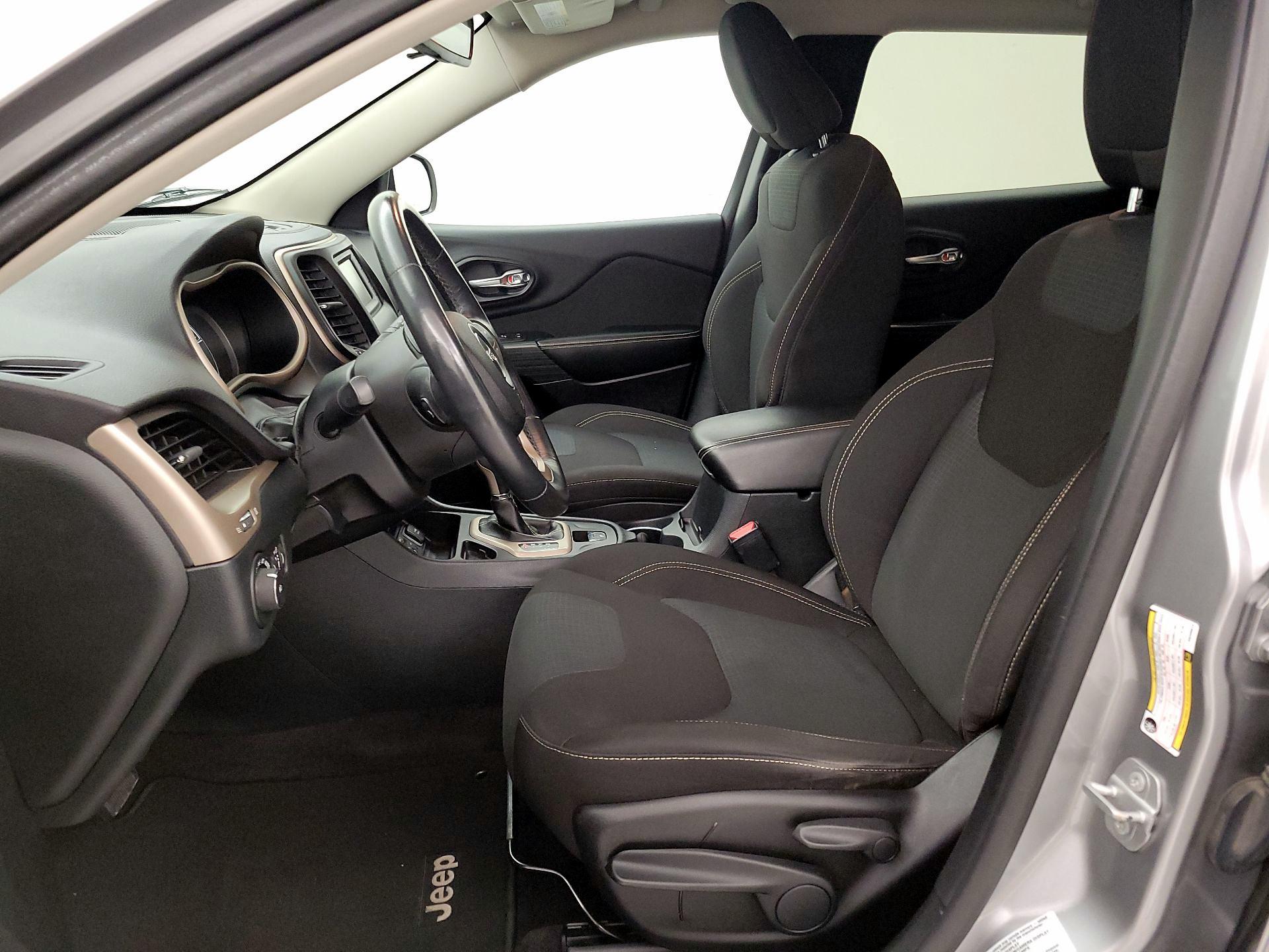 Thumbnail: 2016 Jeep Cherokee - 11