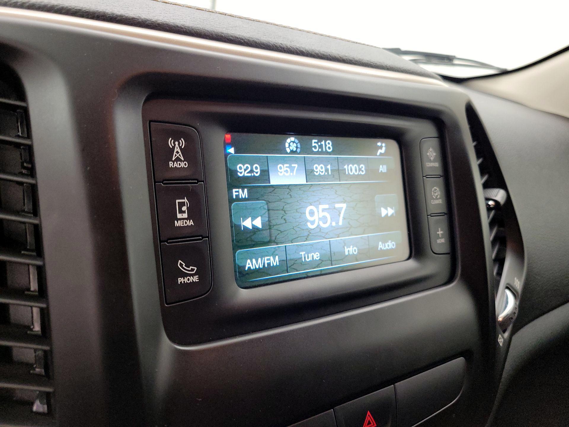 Thumbnail: 2016 Jeep Cherokee - 15