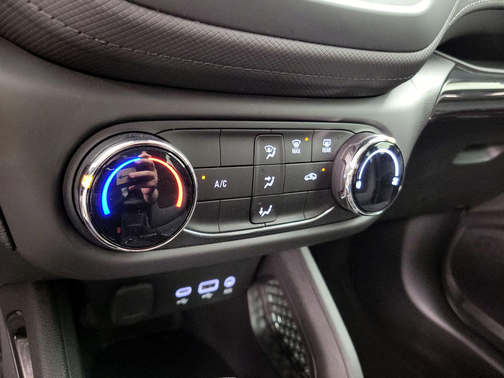 Thumbnail: 2021 Chevrolet TrailBlazer - 16