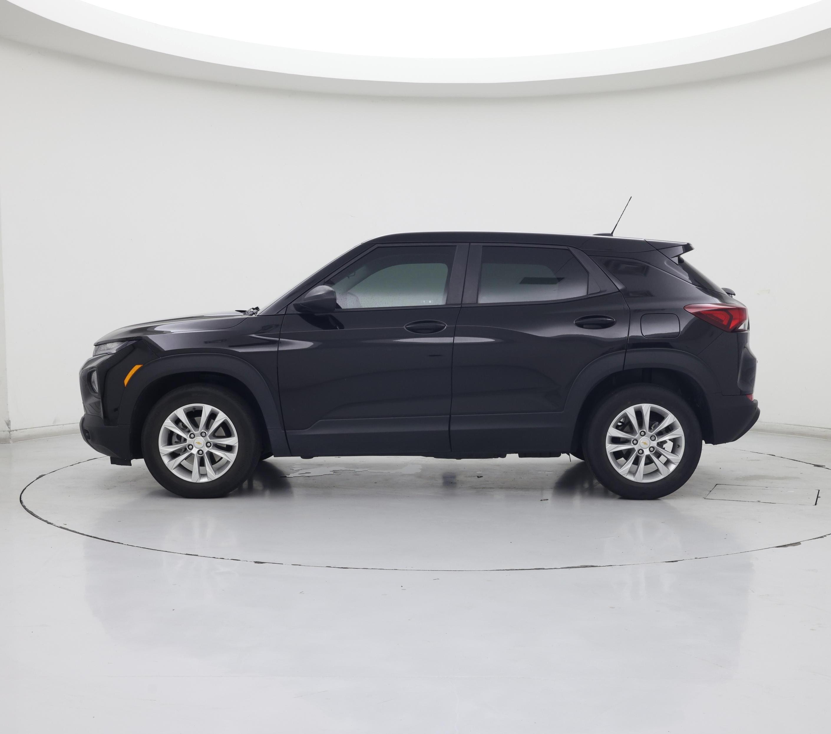 Thumbnail: 2021 Chevrolet TrailBlazer - 3