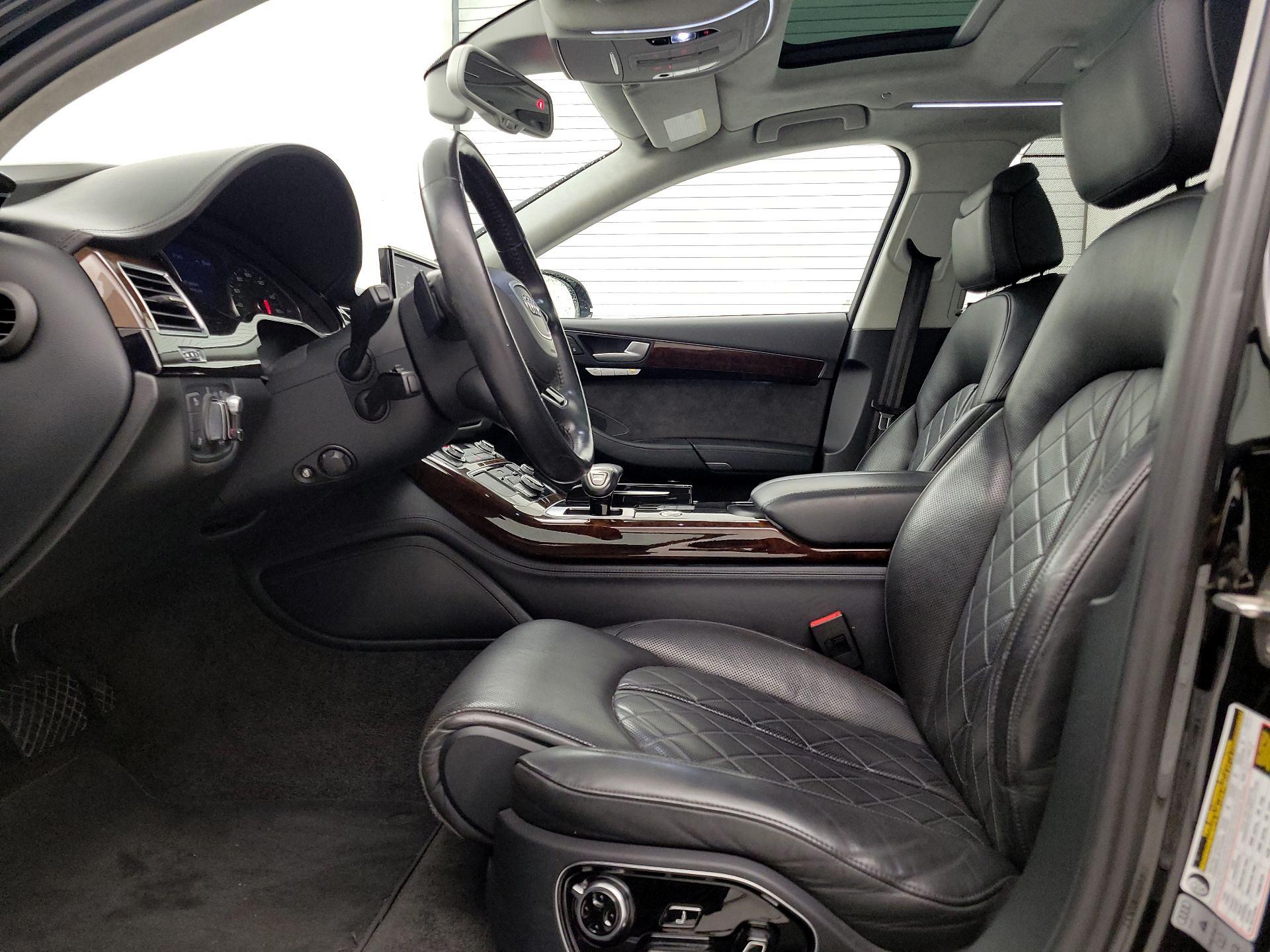 Thumbnail: 2017 Audi A8 - 11