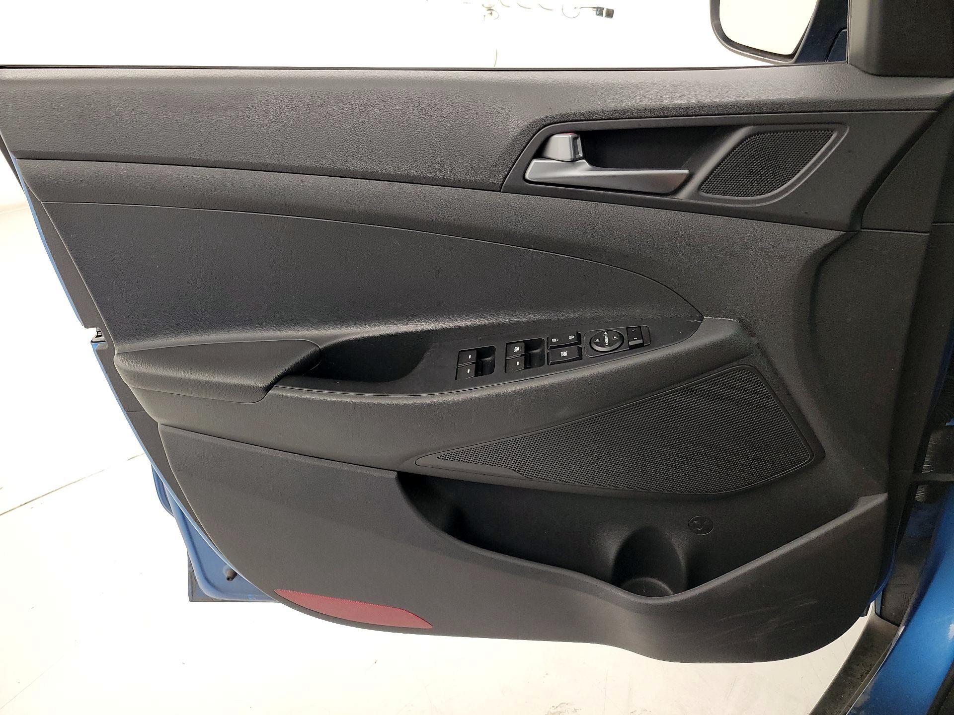 Thumbnail: 2017 Hyundai Tucson - 12