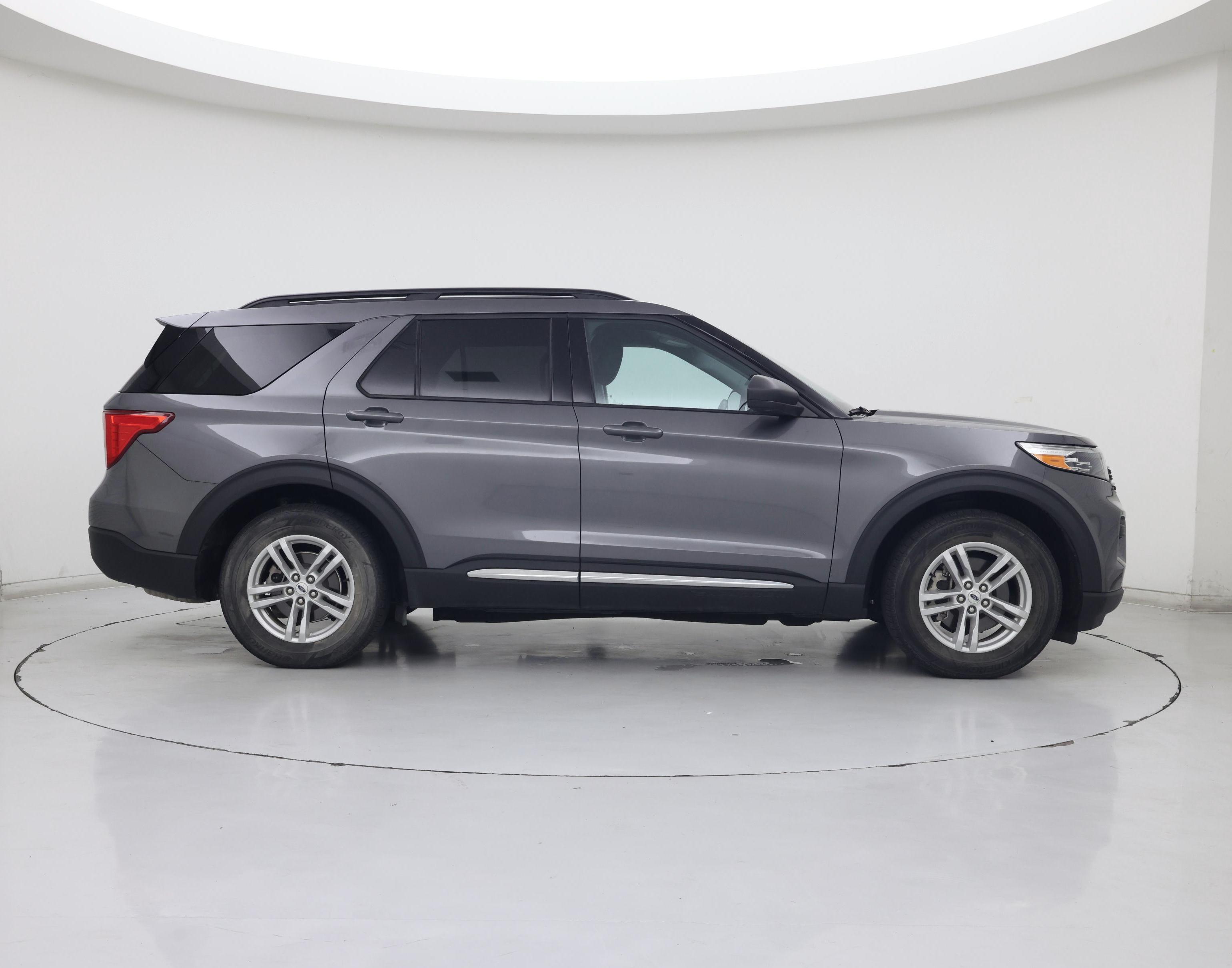 Thumbnail: 2022 Ford Explorer - 7