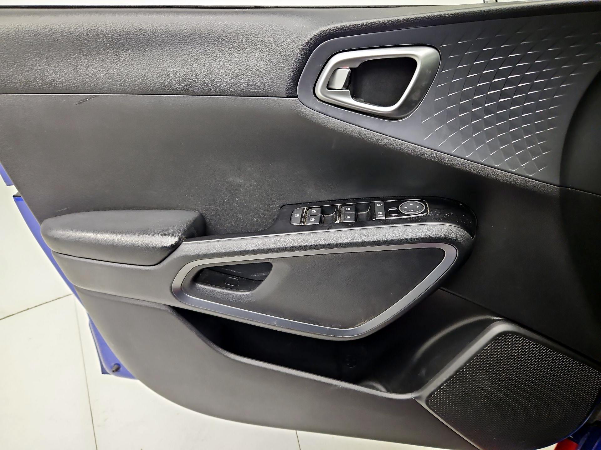 Thumbnail: 2020 Kia Soul - 12