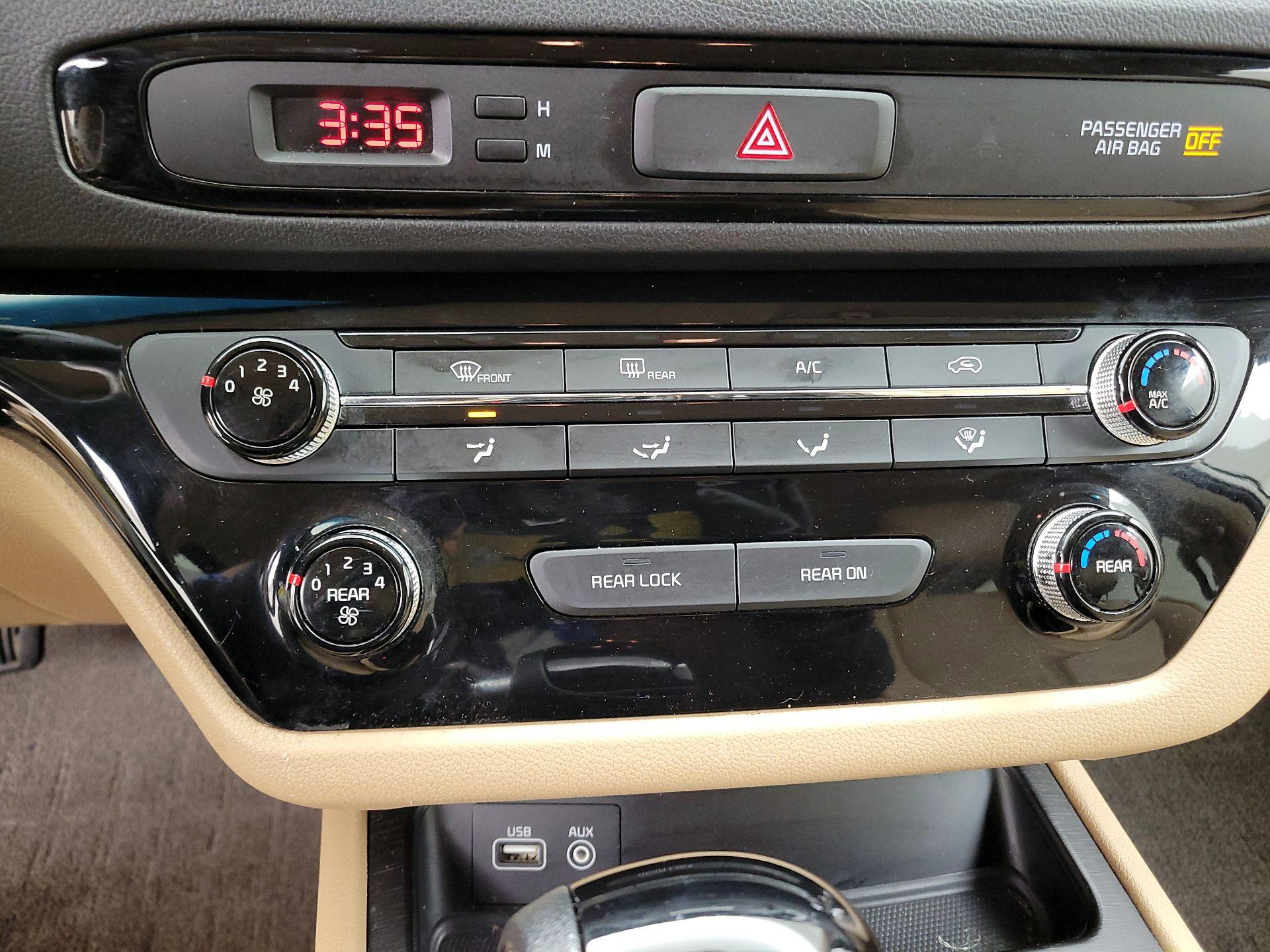 Thumbnail: 2016 Kia Sedona - 16