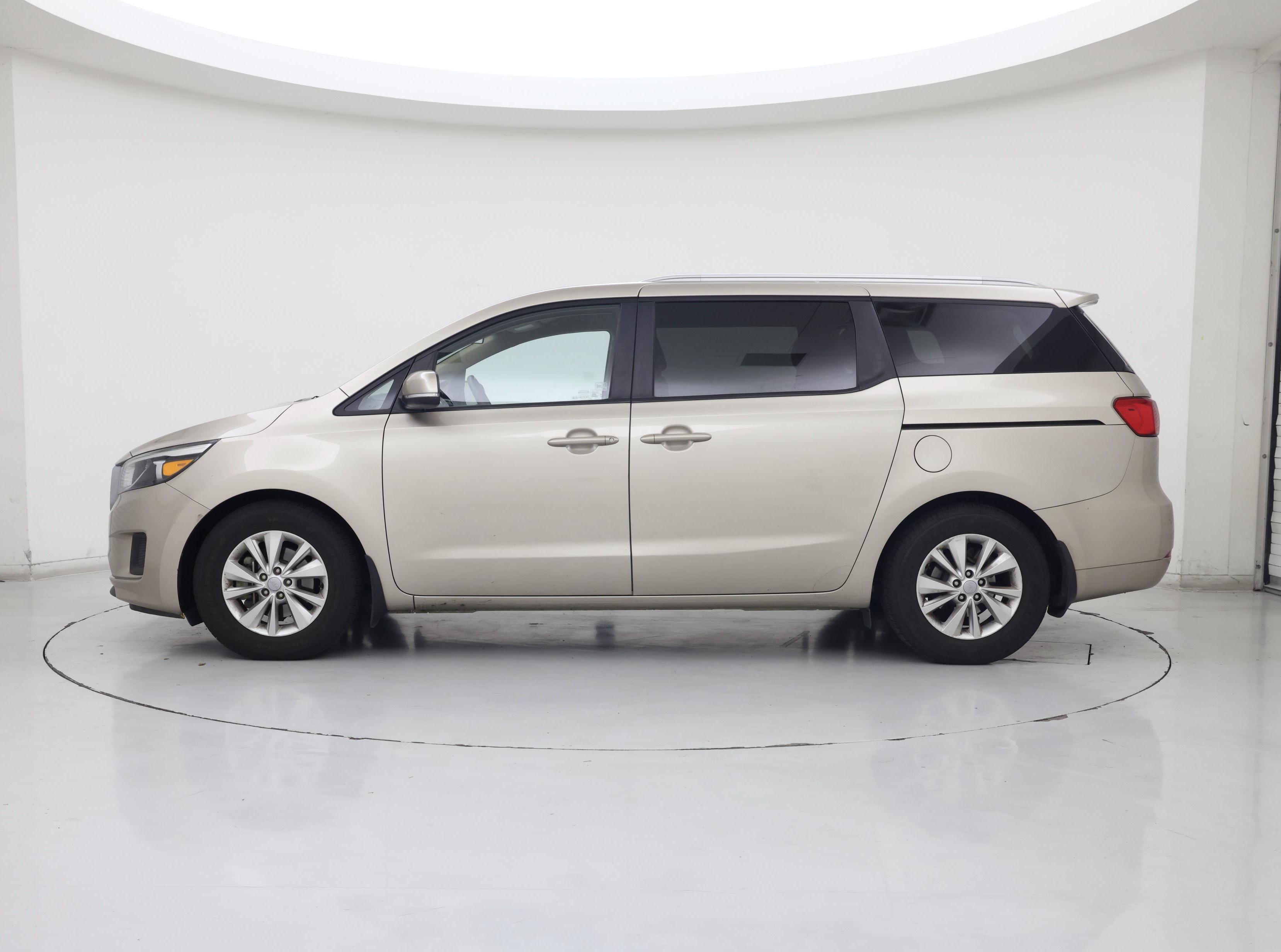 Thumbnail: 2016 Kia Sedona - 3