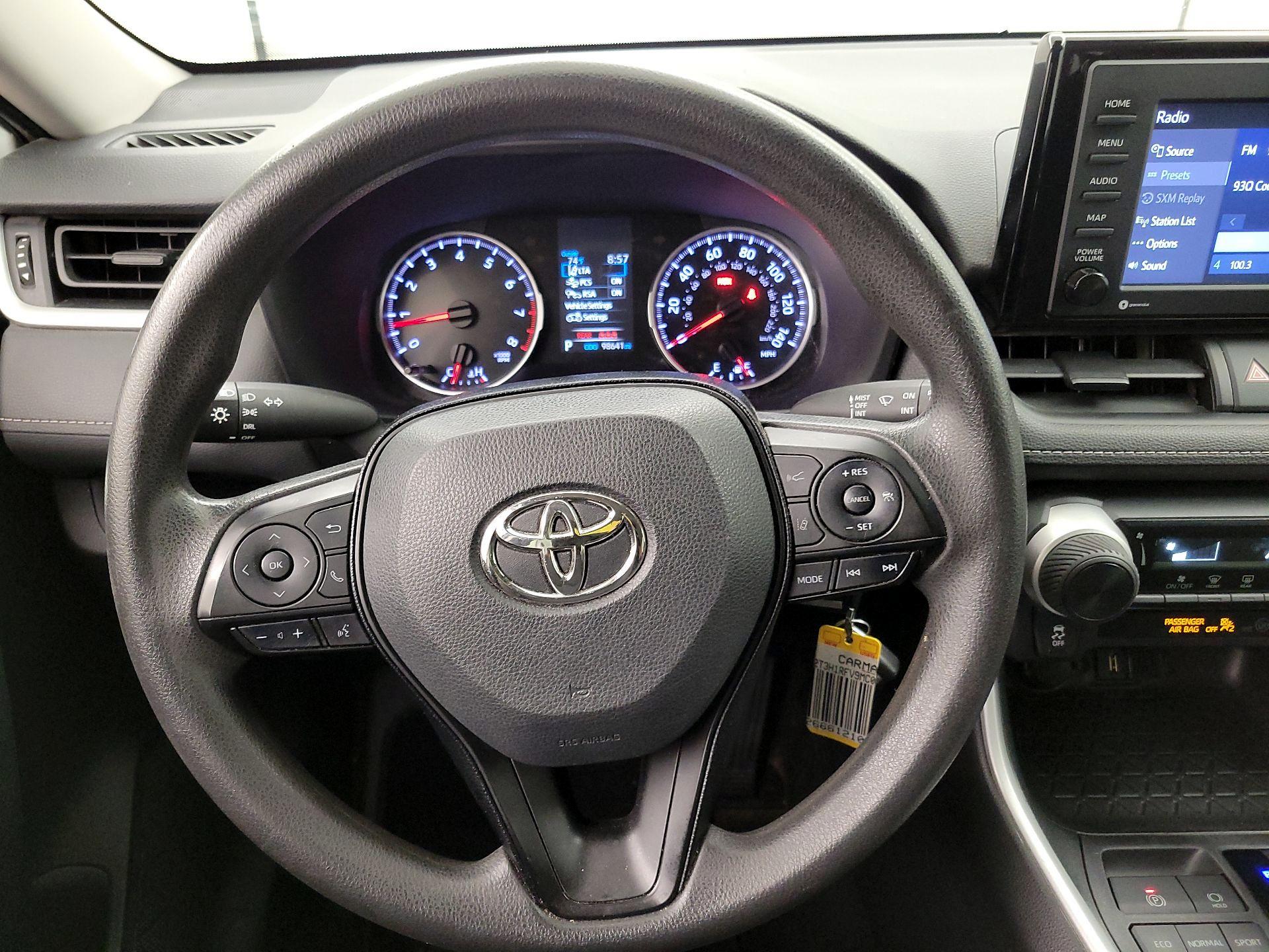 Thumbnail: 2021 Toyota RAV4 - 10