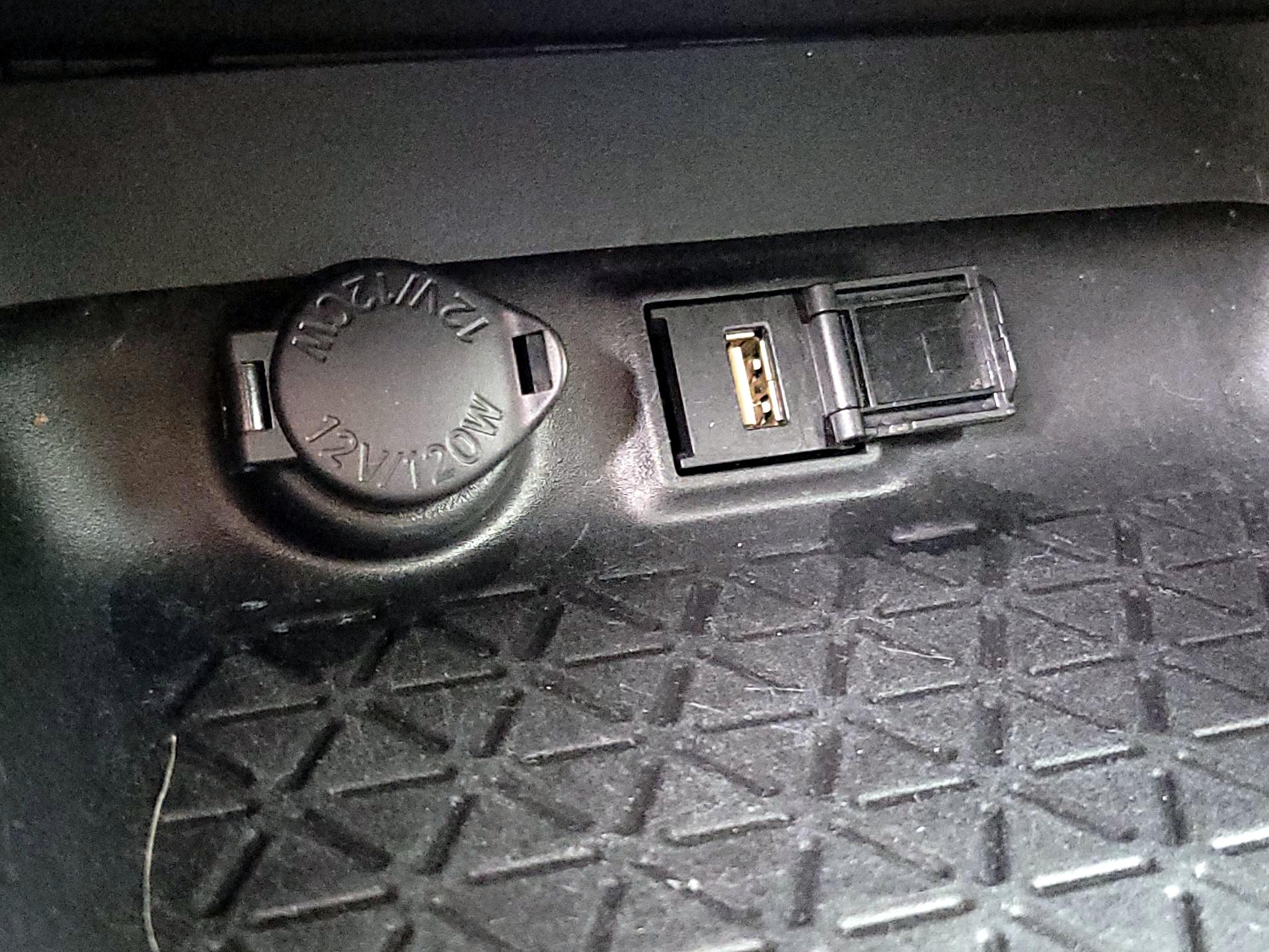 Thumbnail: 2021 Toyota RAV4 - 18