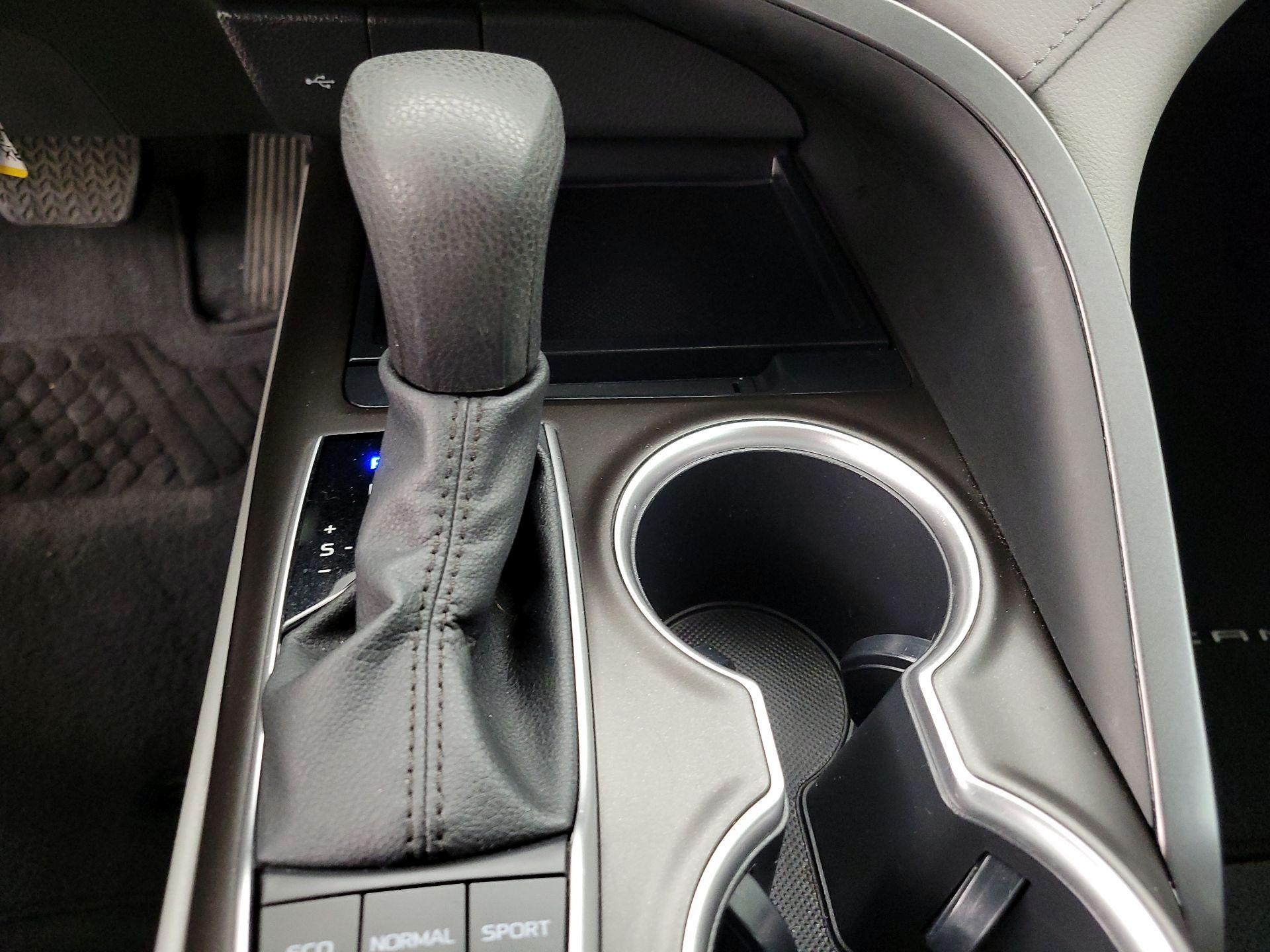 Thumbnail: 2023 Toyota Camry - 17