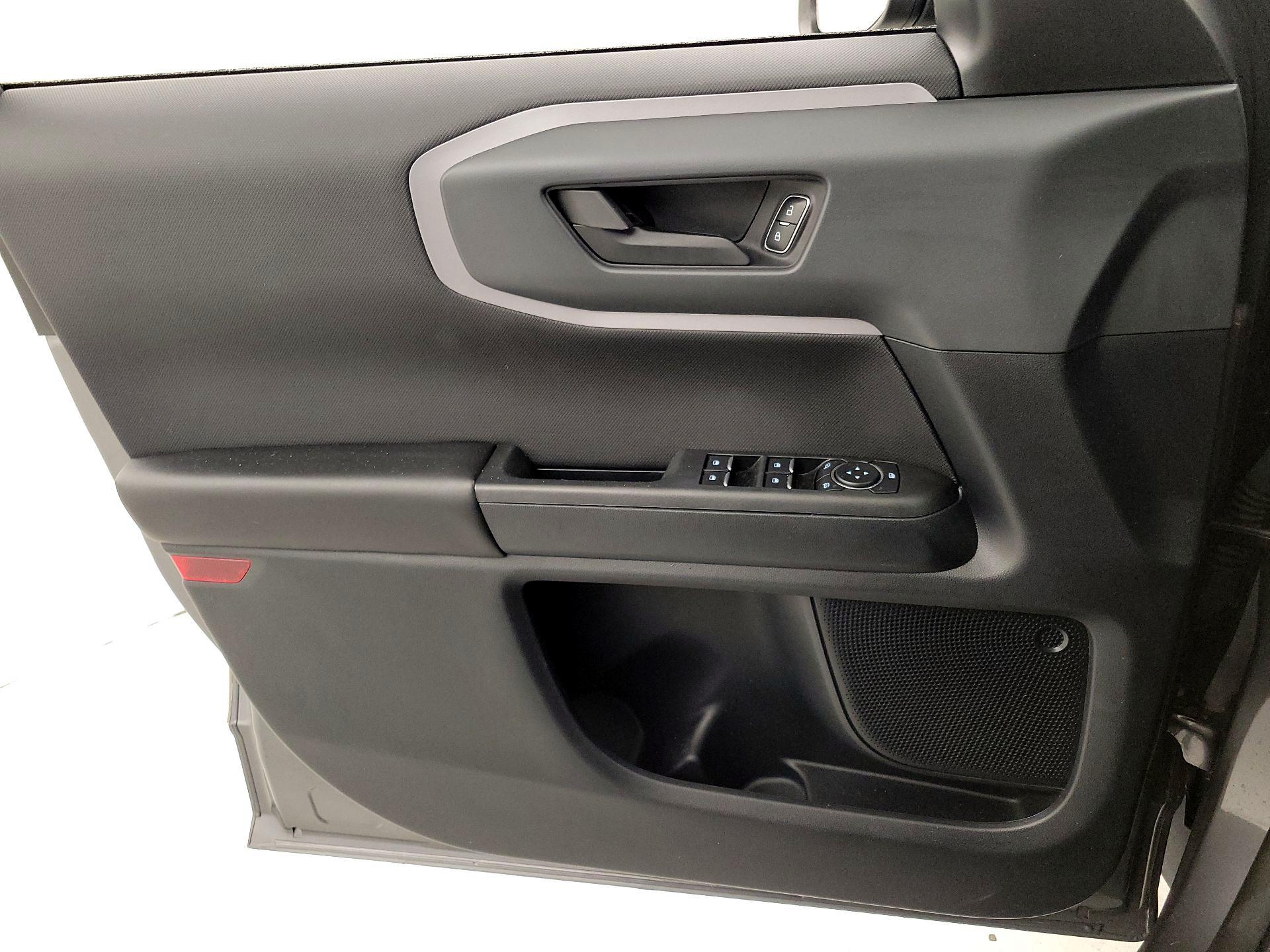 Thumbnail: 2023 Ford Bronco Sport - 12