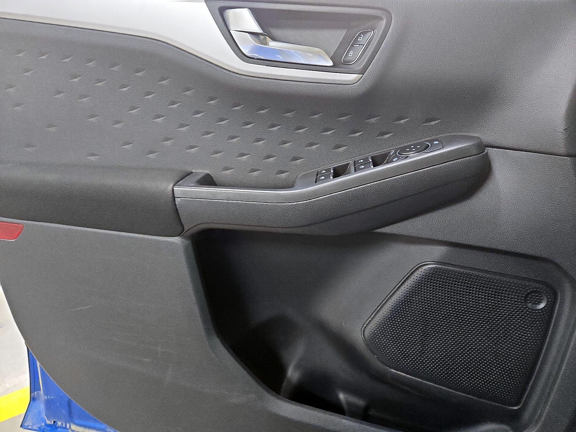 Thumbnail: 2020 Ford Escape - 12