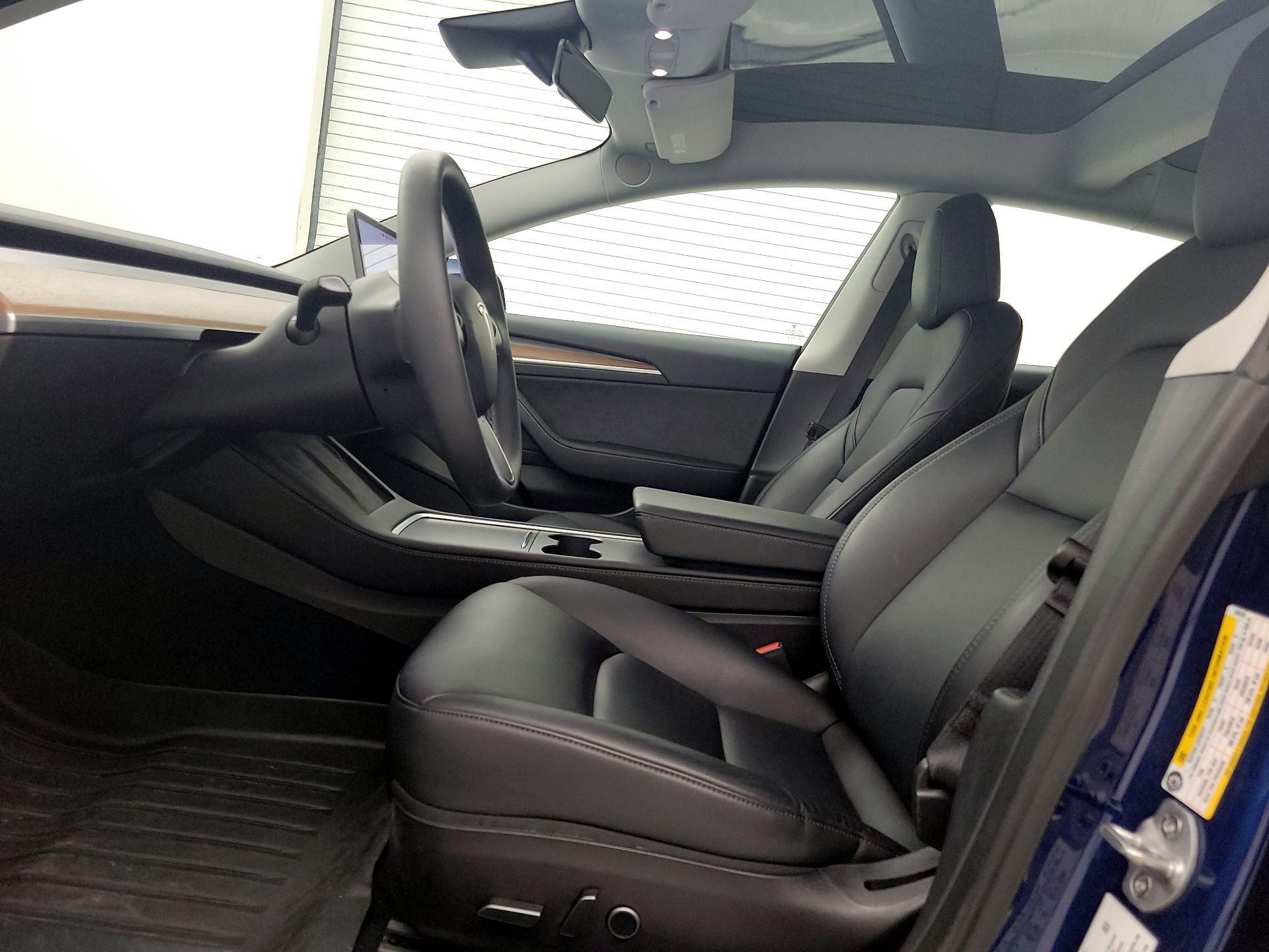 Thumbnail: 2022 Tesla Model 3 - 11