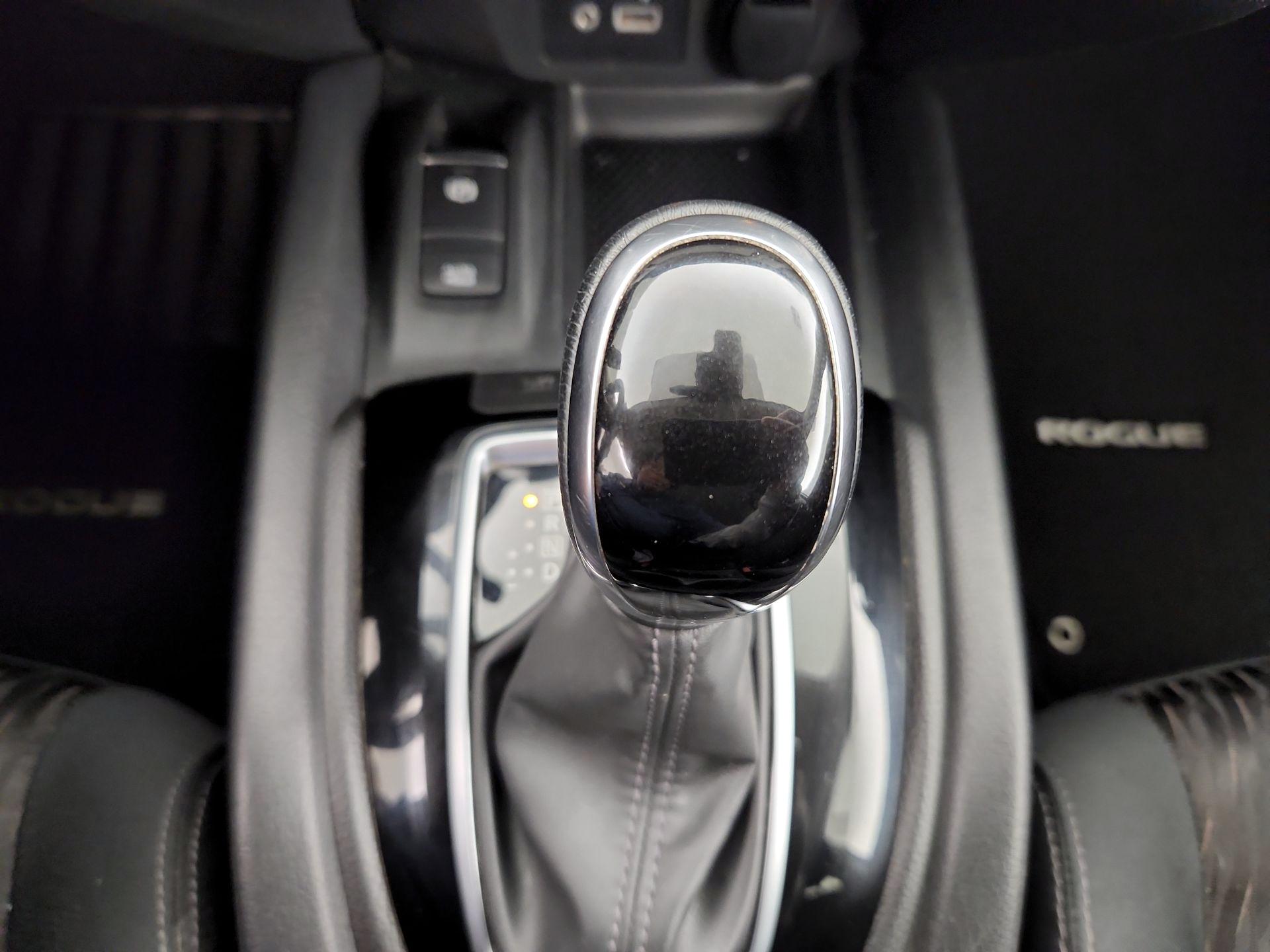 Thumbnail: 2019 Nissan Rogue - 18