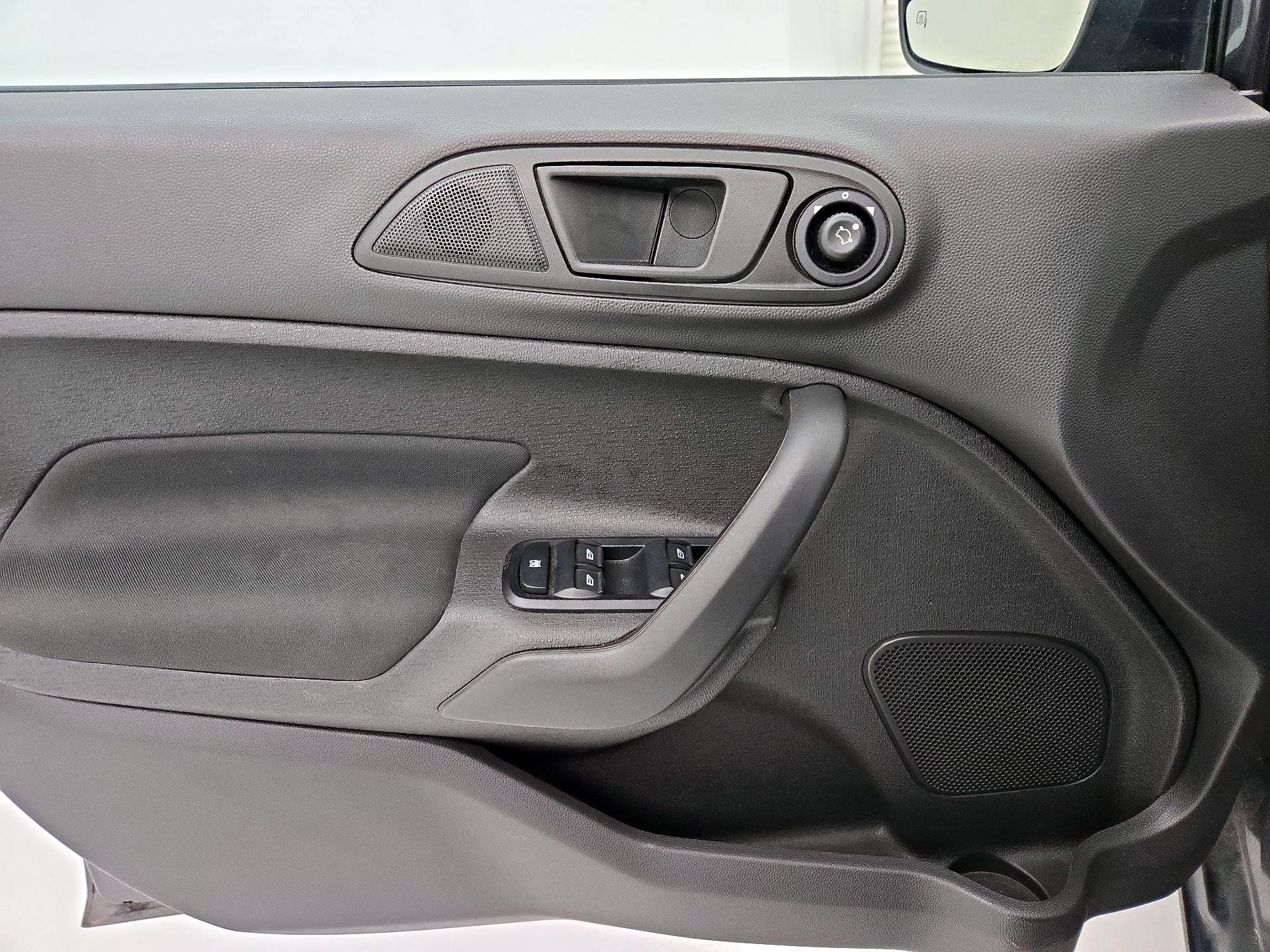 Thumbnail: 2019 Ford Fiesta - 12