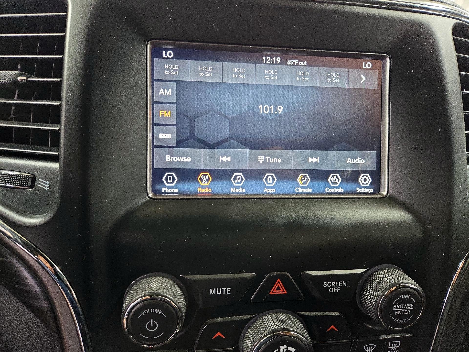 Thumbnail: 2019 Jeep Grand Cherokee - 14