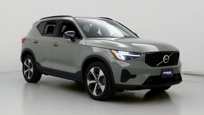 2024 Volvo XC40 B5 Core Hero Image