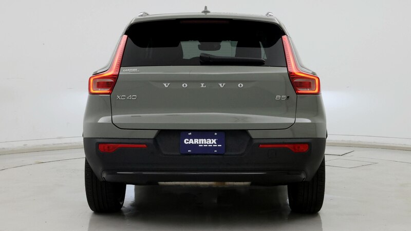 2024 Volvo XC40 B5 Core 6