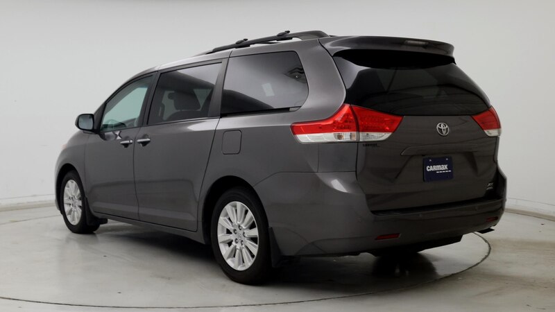 2014 Toyota Sienna XLE 2