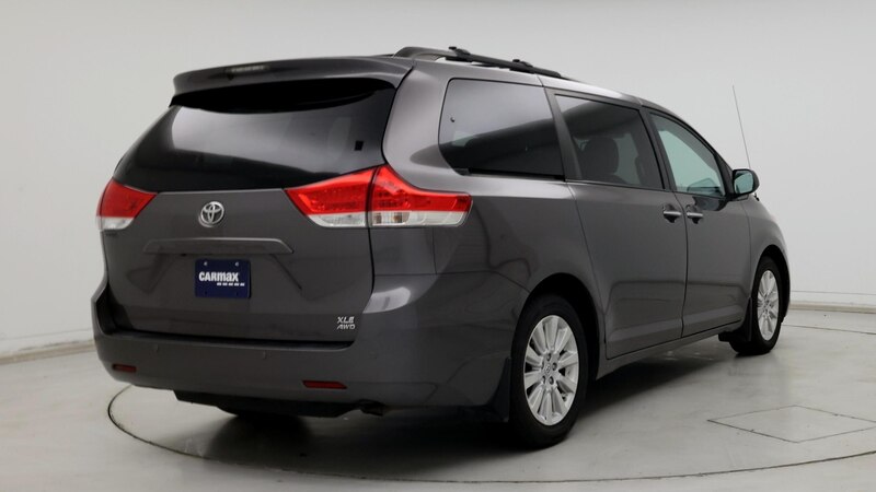 2014 Toyota Sienna XLE 8