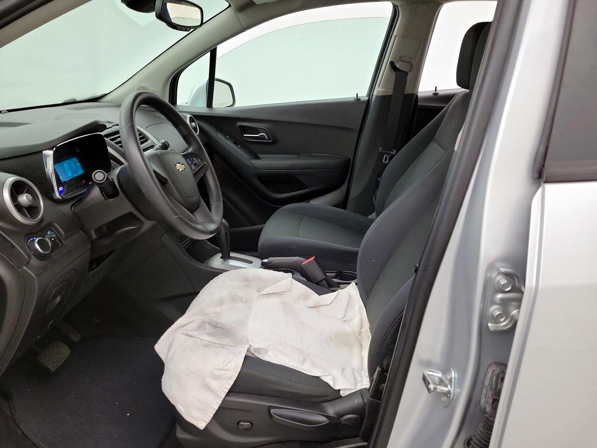 Thumbnail: 2016 Chevrolet Trax - 11