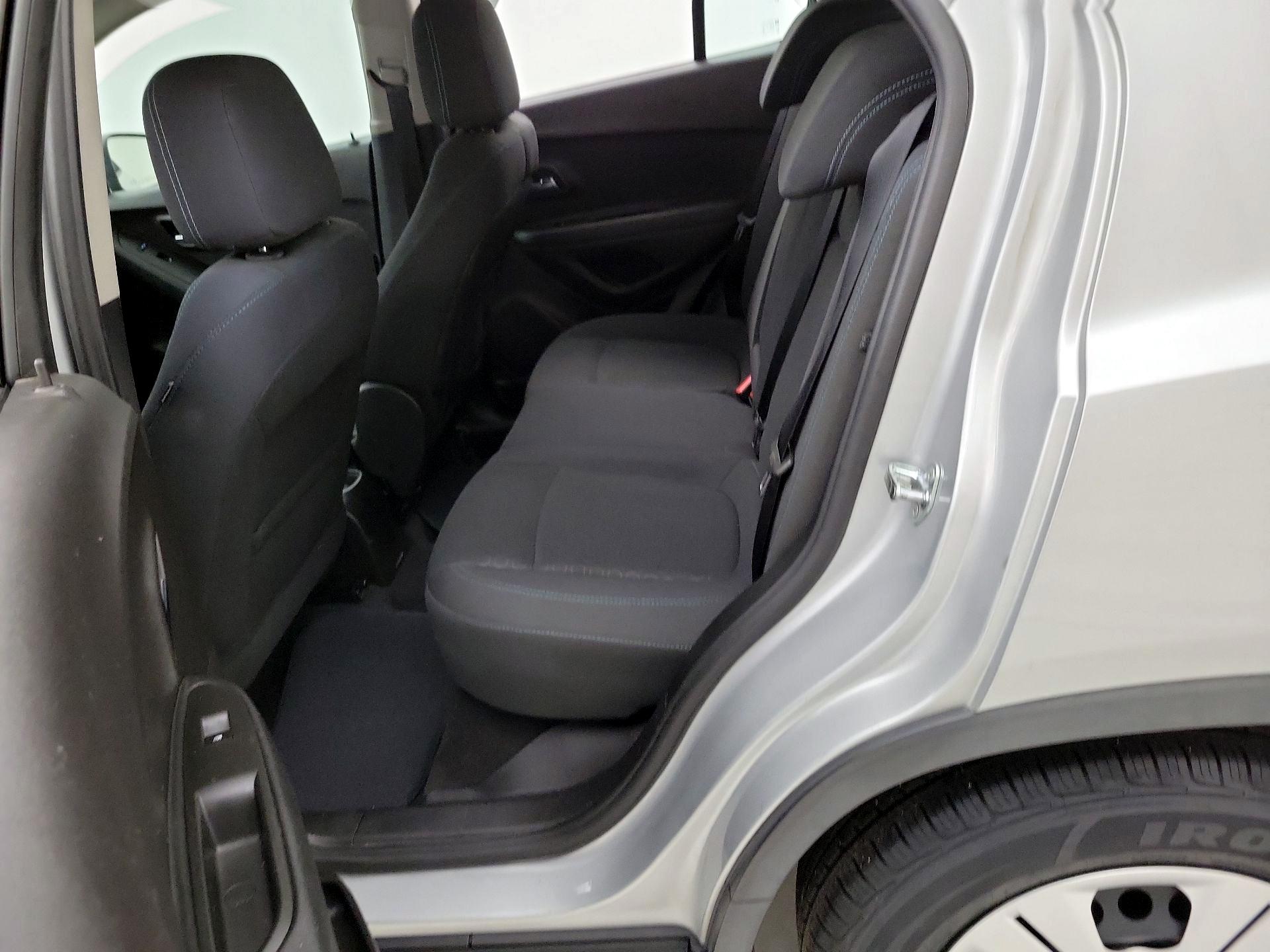 Thumbnail: 2016 Chevrolet Trax - 18