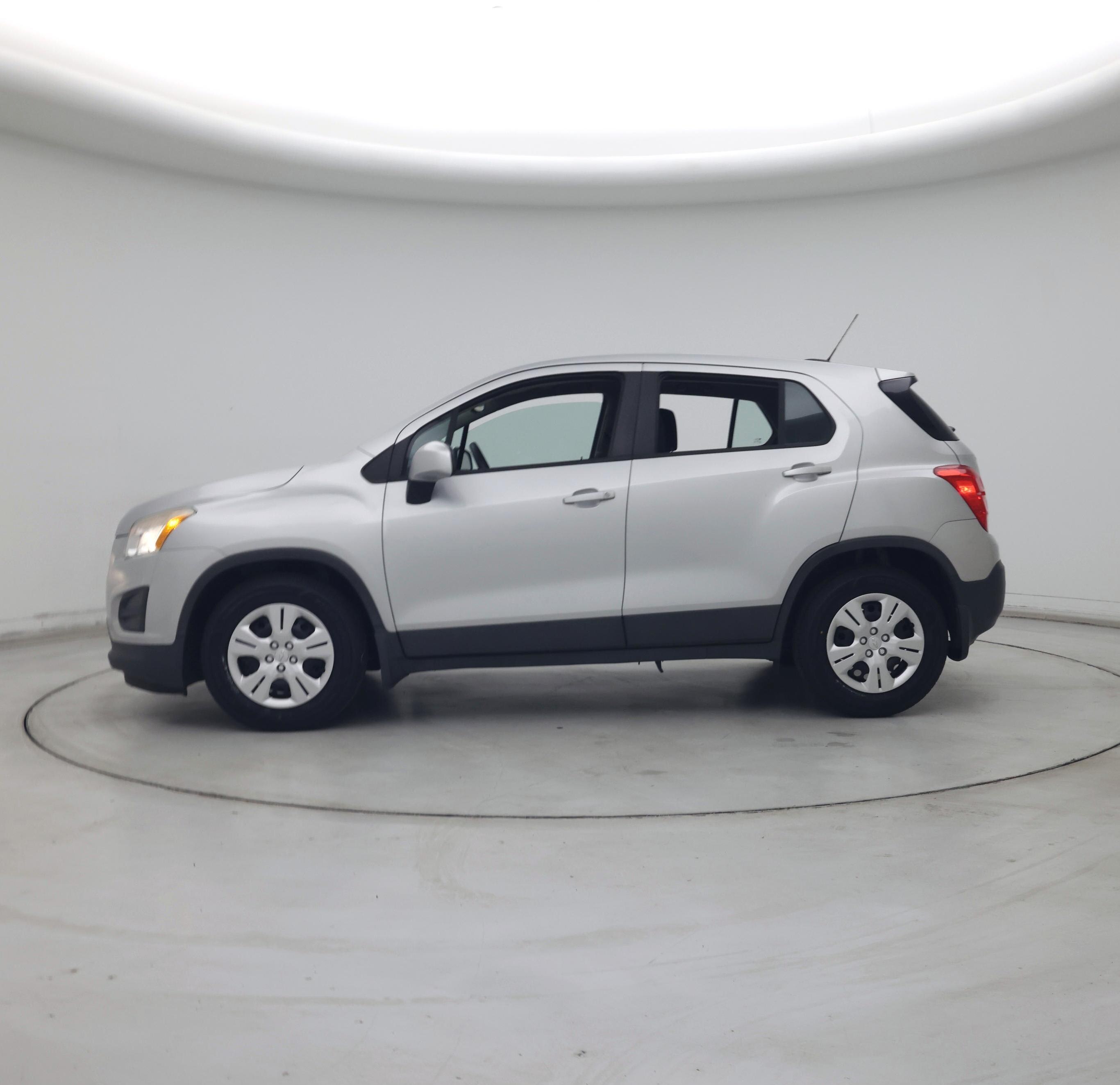 Thumbnail: 2016 Chevrolet Trax - 3