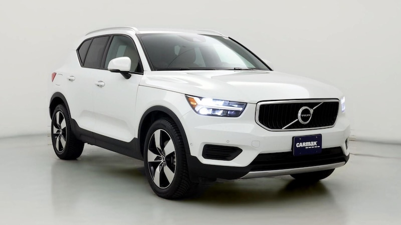 2019 Volvo XC40 T5 Momentum Hero Image