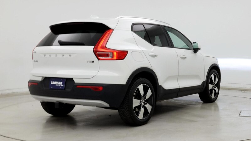 2019 Volvo XC40 T5 Momentum 8