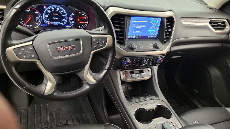 2022 GMC Acadia Denali 9