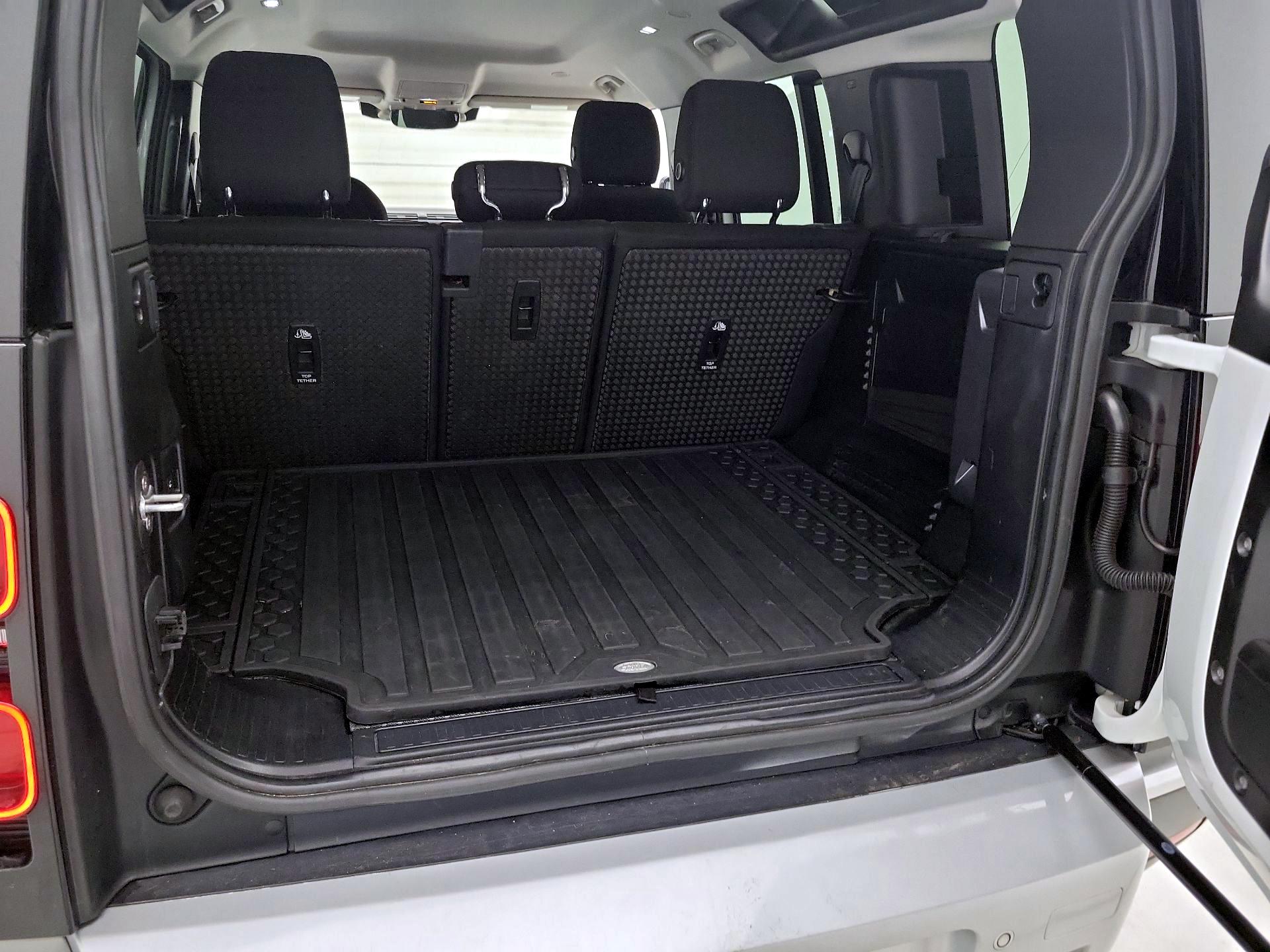 Thumbnail: 2020 Land Rover Defender - 20