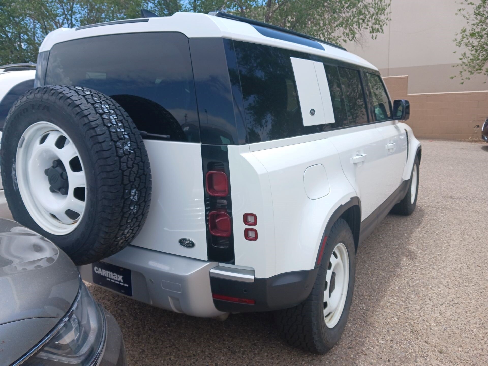 Thumbnail: 2020 Land Rover Defender - 3