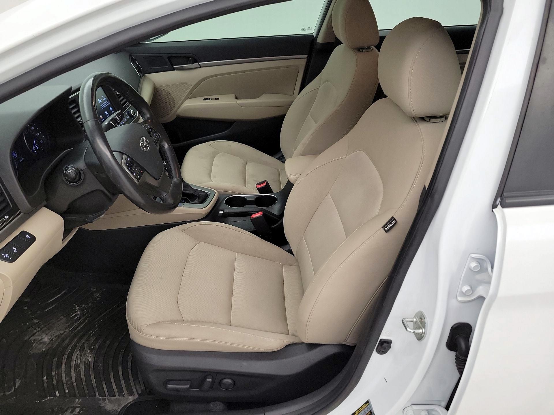 Thumbnail: 2017 Hyundai Elantra - 11
