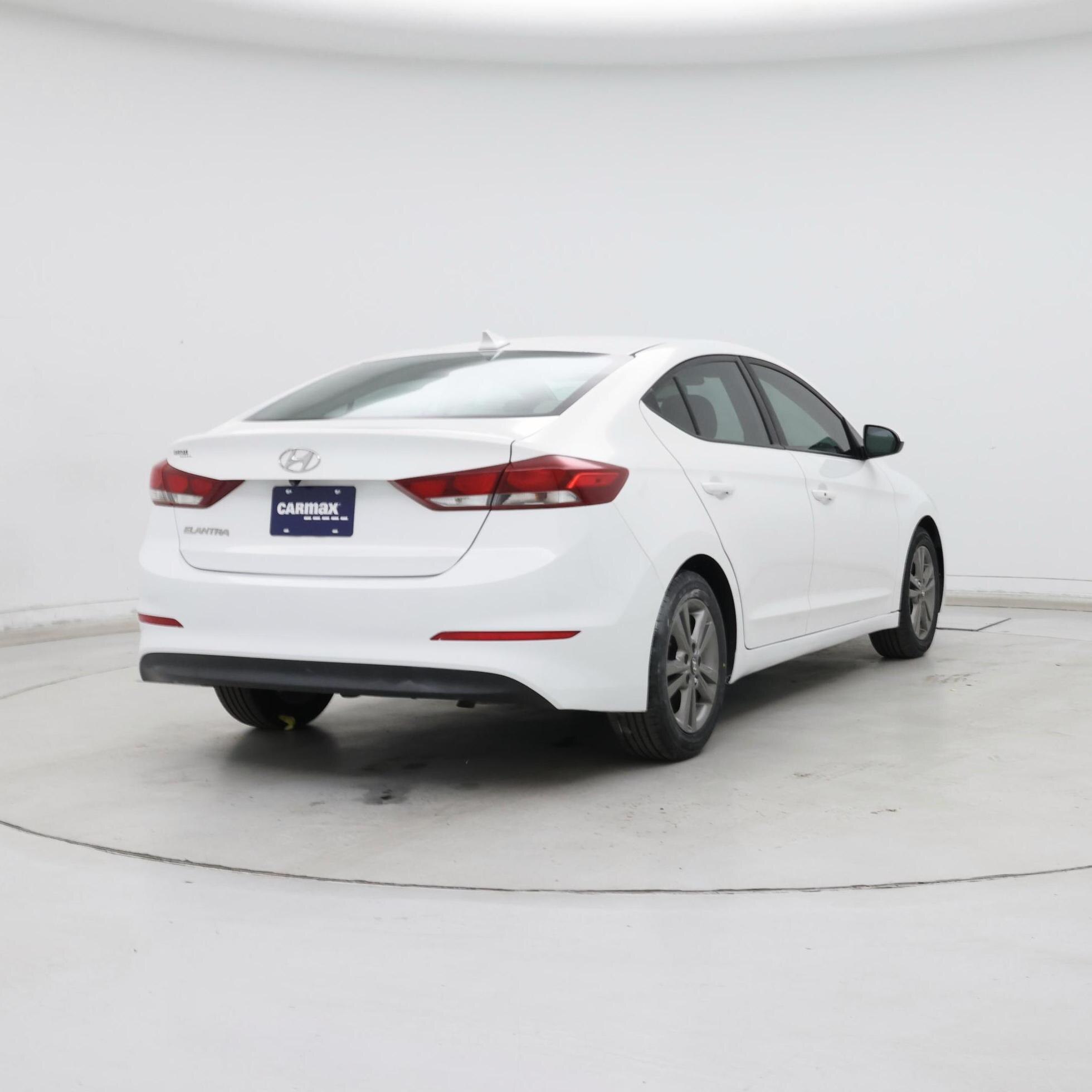 Thumbnail: 2017 Hyundai Elantra - 8