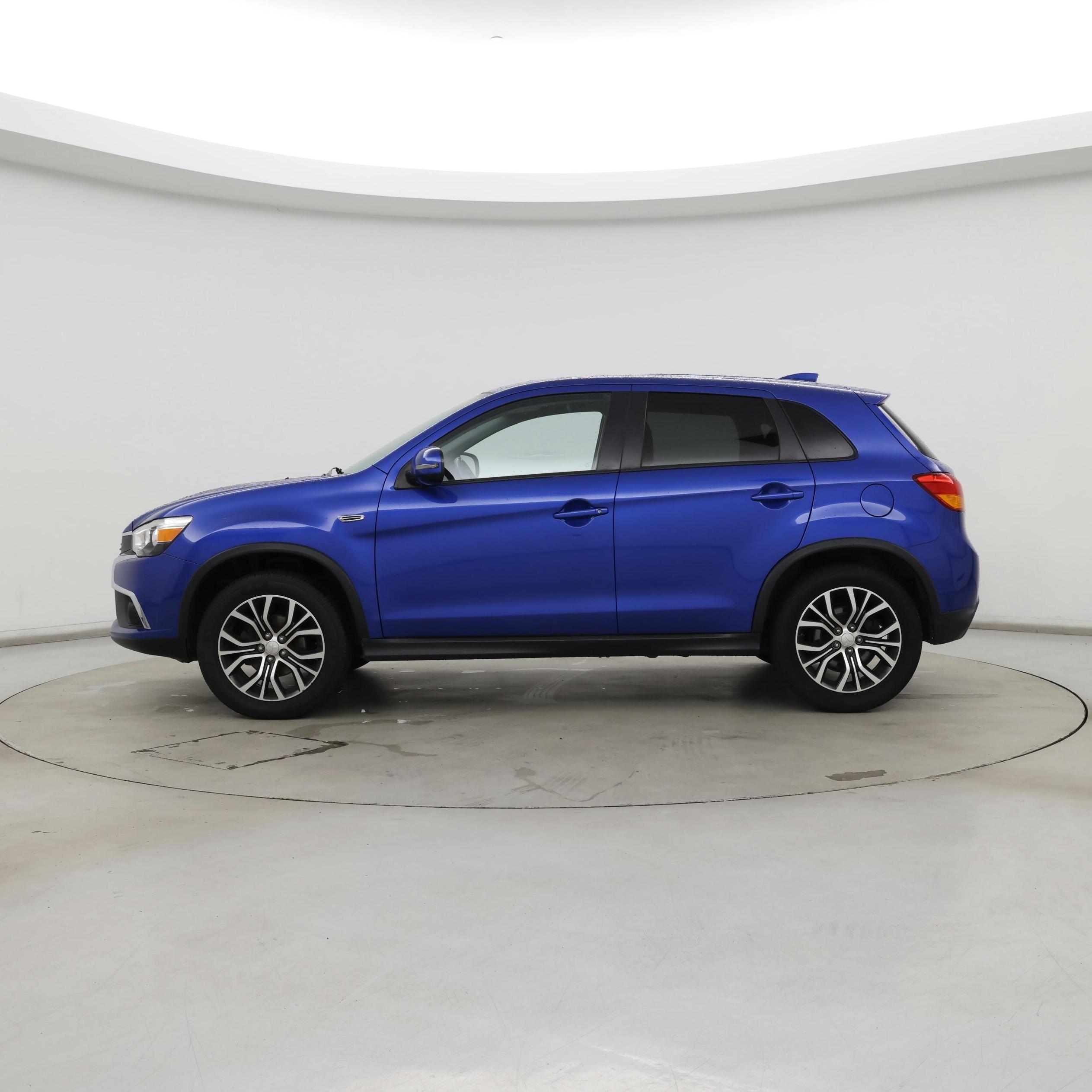 Thumbnail: 2017 Mitsubishi Outlander Sport - 3