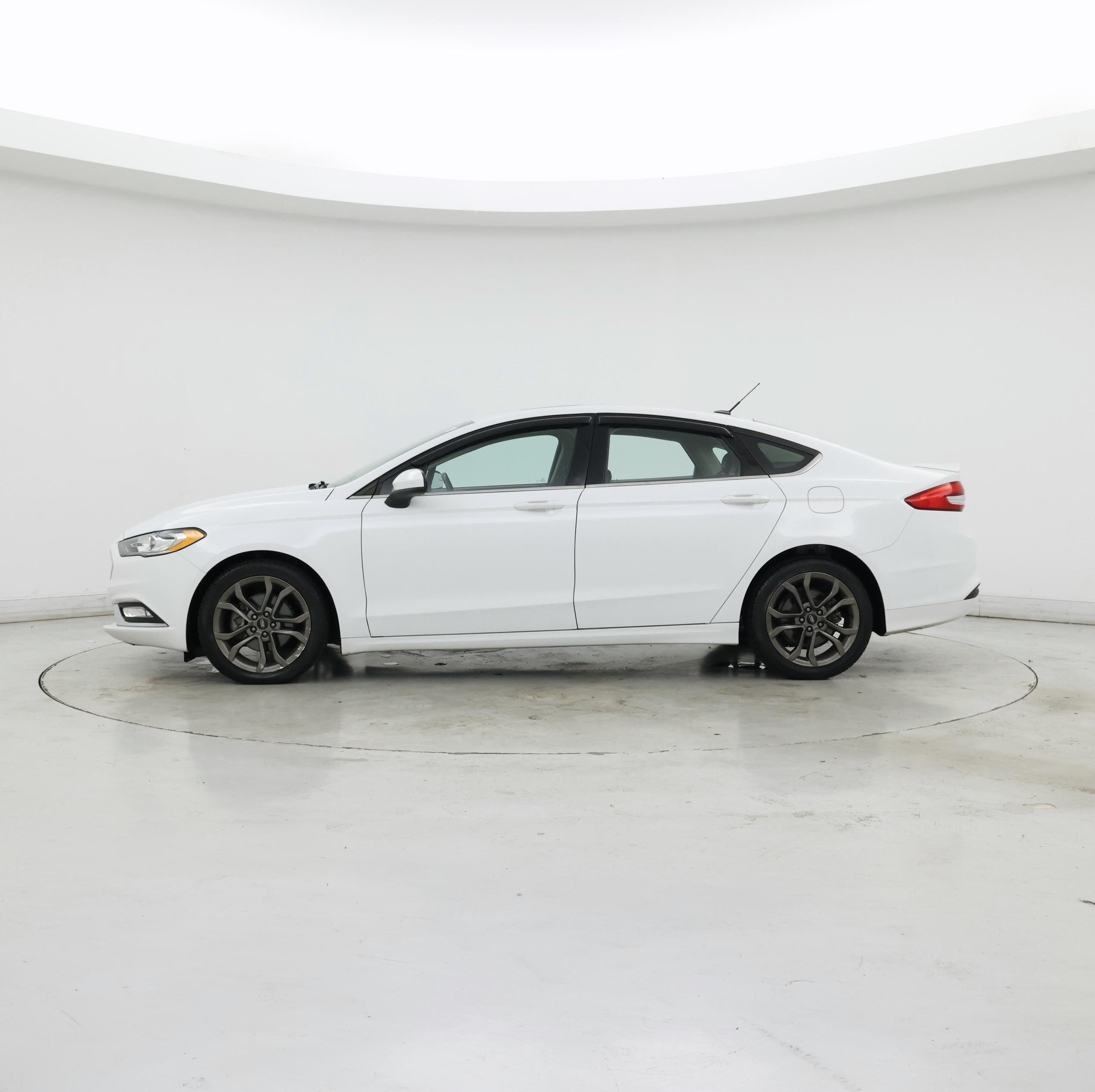 Thumbnail: 2017 Ford Fusion - 3