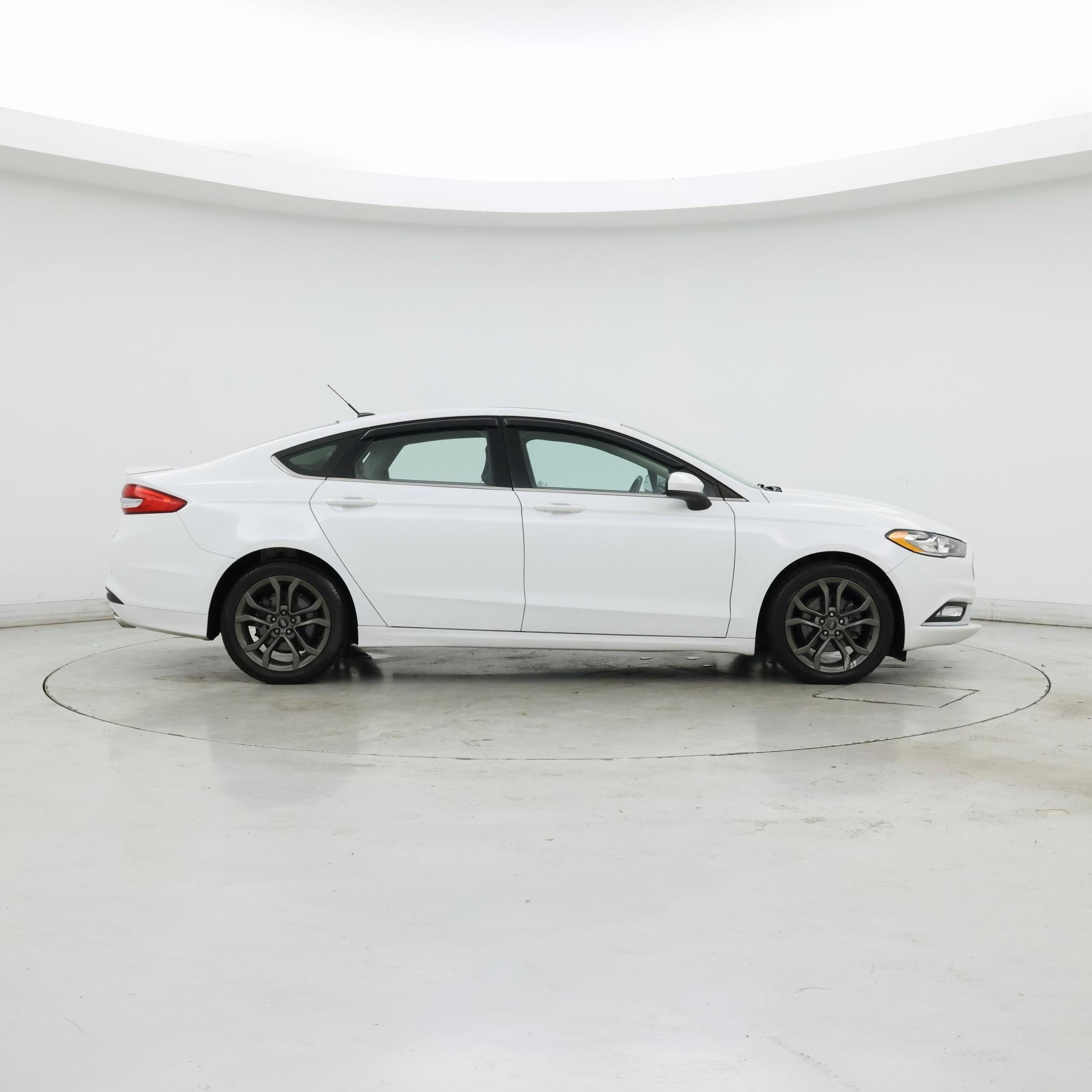 Thumbnail: 2017 Ford Fusion - 7